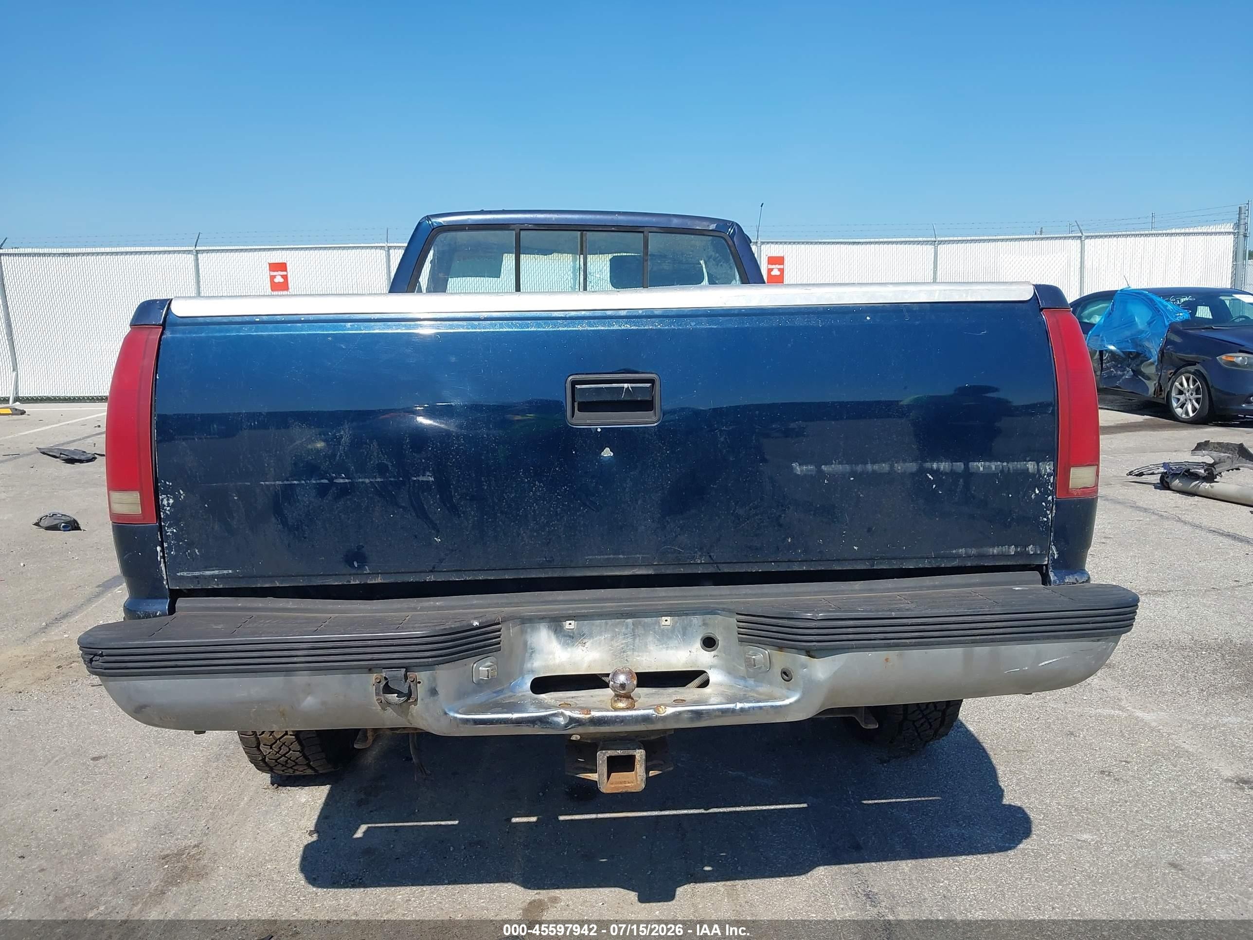 1989 Chevrolet Gmt-400 K1500 Blue vin: 1GCDK14Z9KE143576