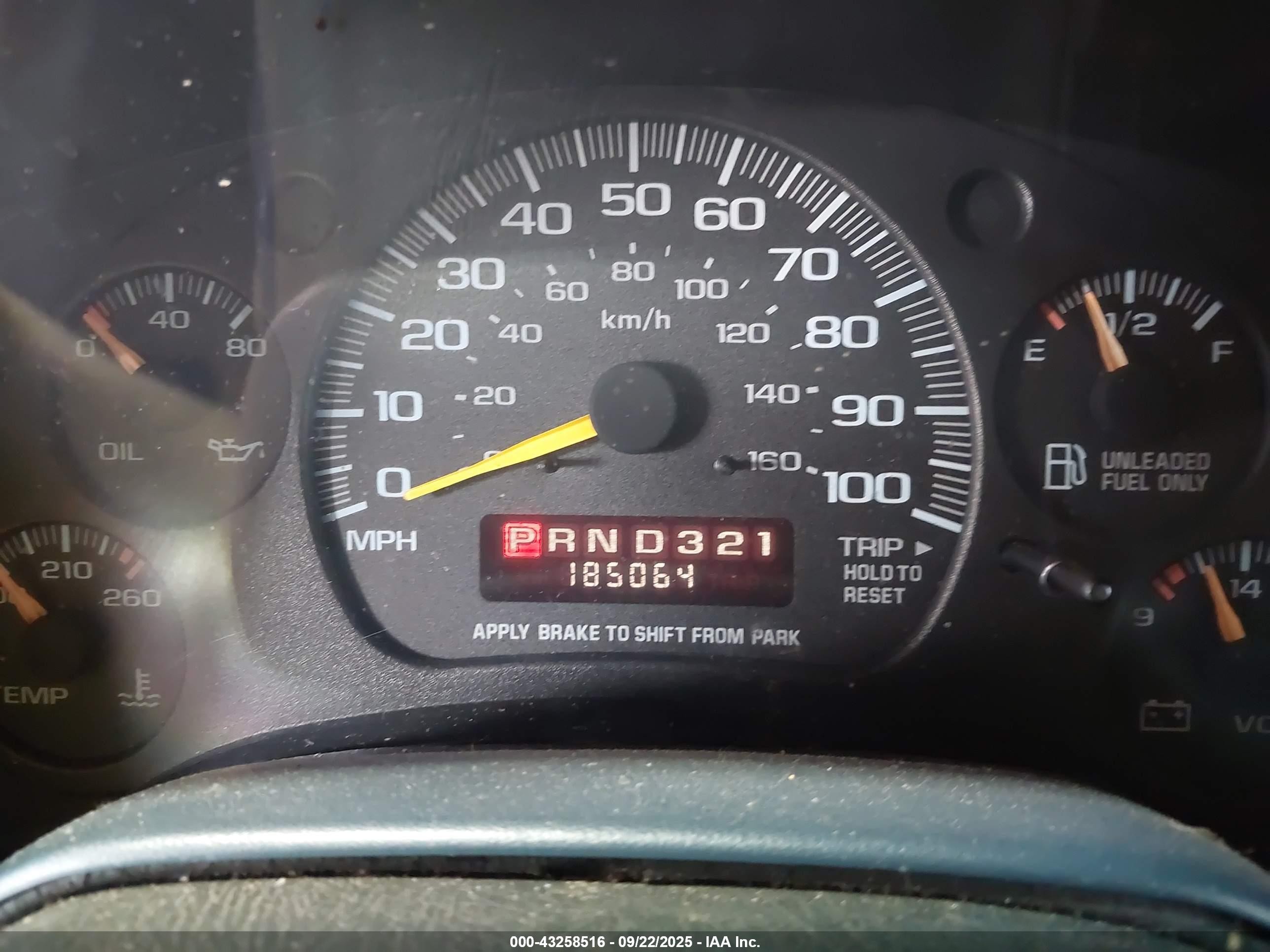 1997 Chevrolet Astro   White vin: 1GCDL19W1VB116440