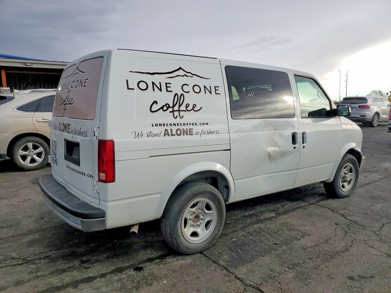 2004 Chevrolet Astro White vin: 1GCDL19X54B108168