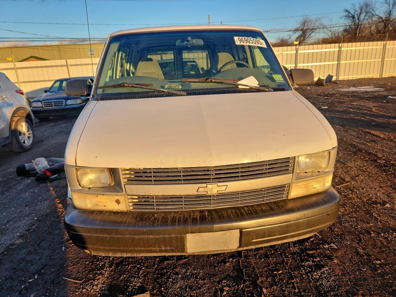 2004 Chevrolet Astro Белый vin: 1GCDL19X84B131671