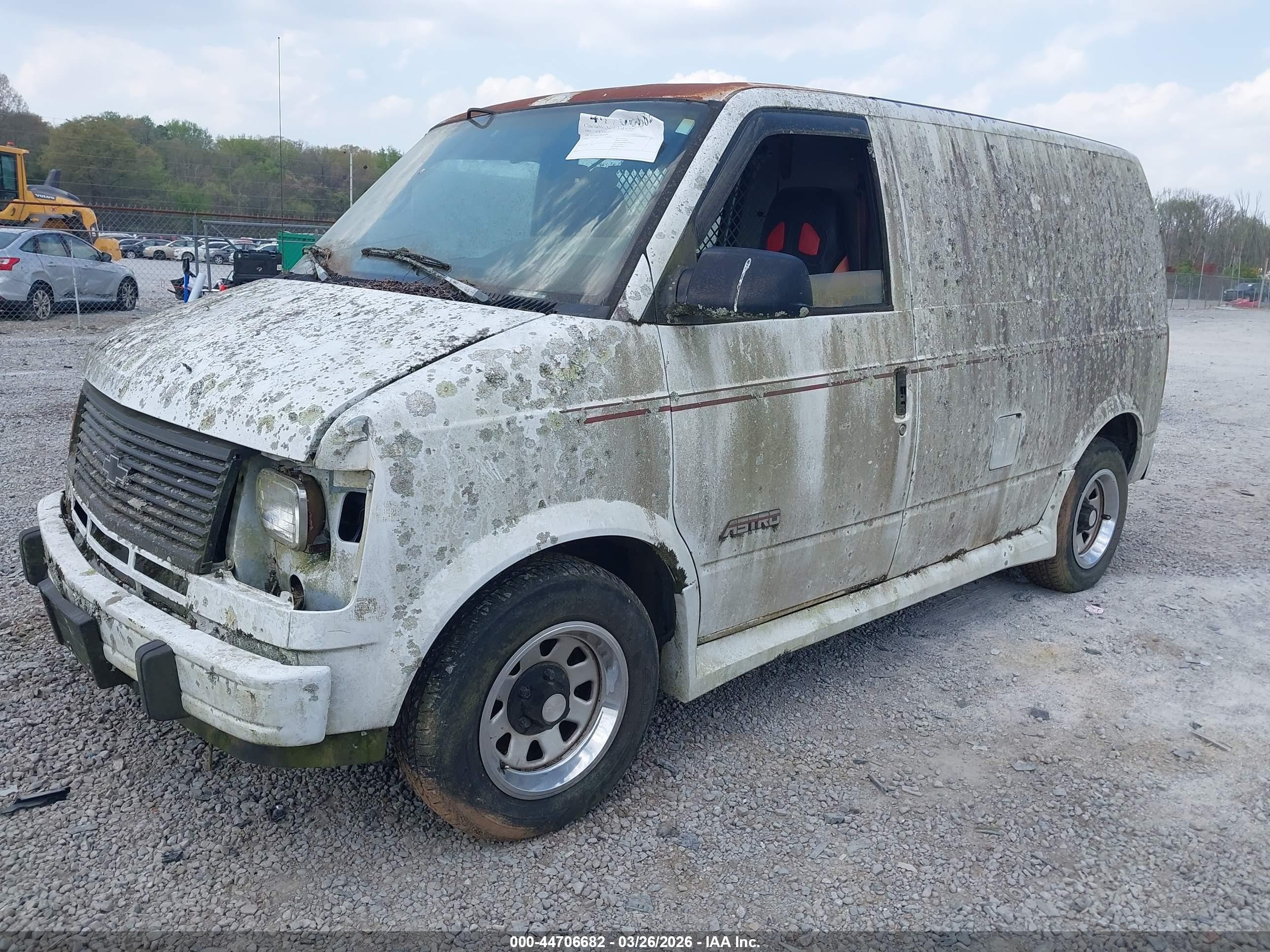 1993 Chevrolet Astro   White vin: 1GCDM15Z0PB116784