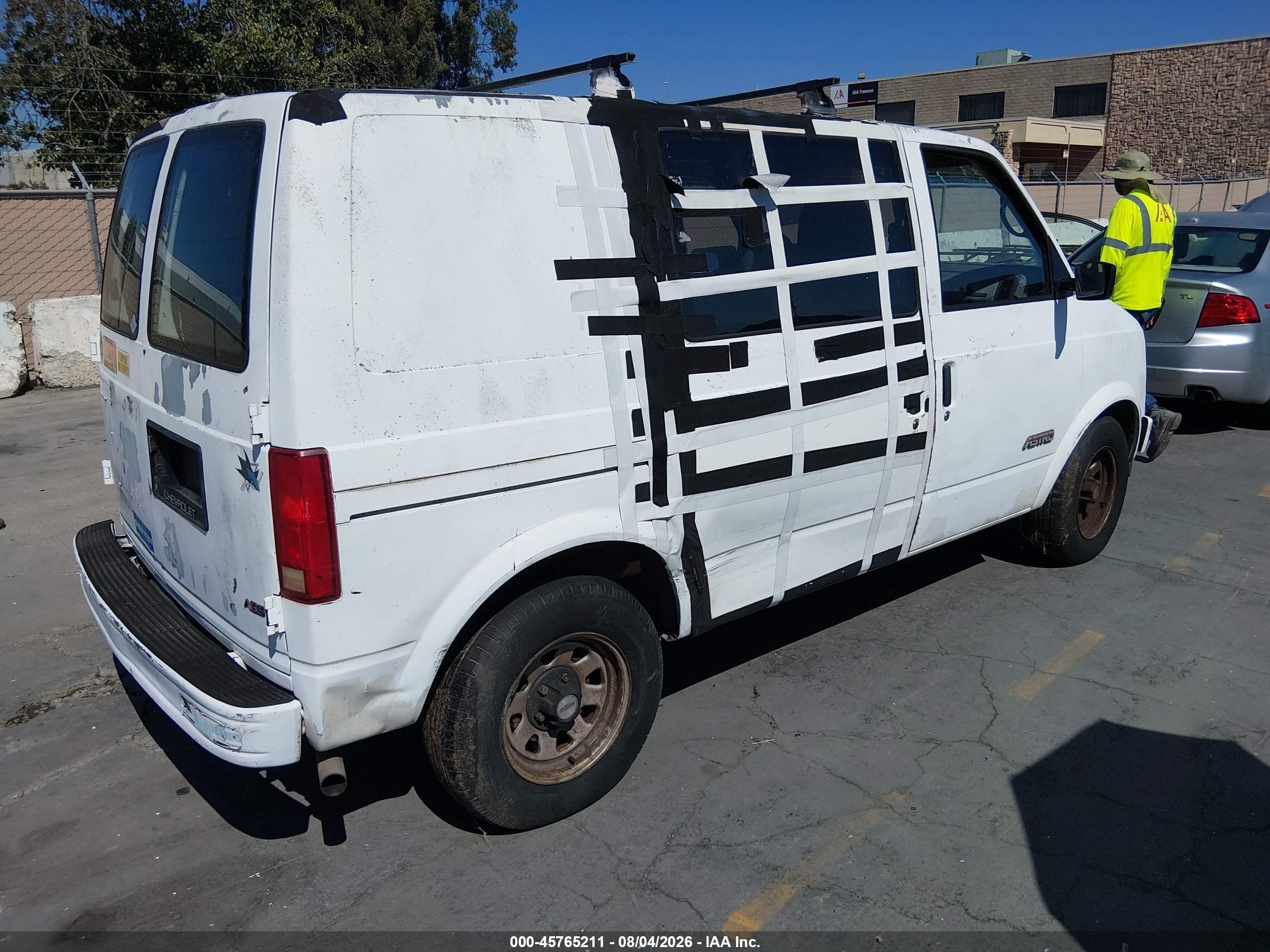 1993 Chevrolet Astro   Белый vin: 1GCDM15Z6PB125425