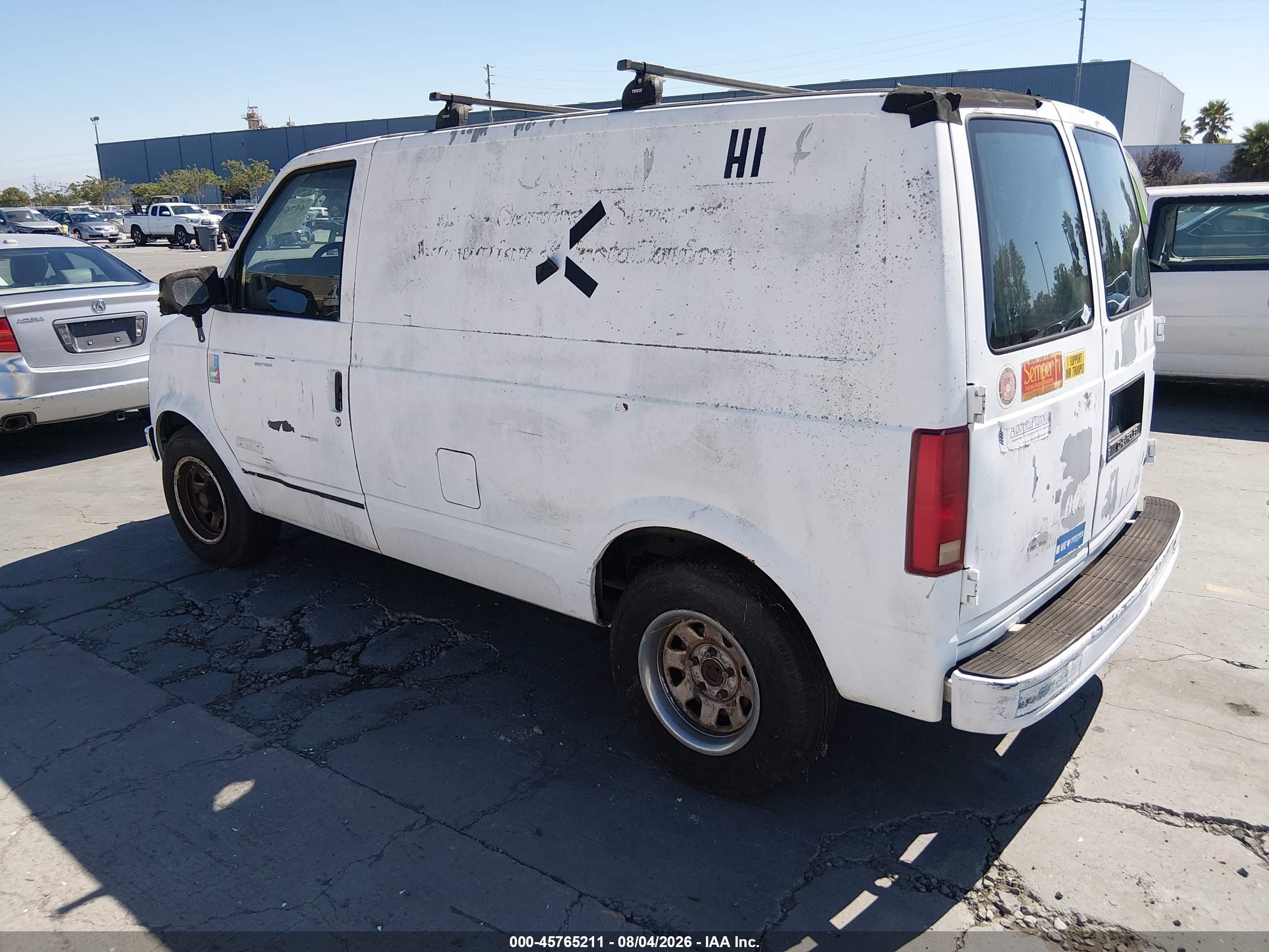 1993 Chevrolet Astro   Белый vin: 1GCDM15Z6PB125425