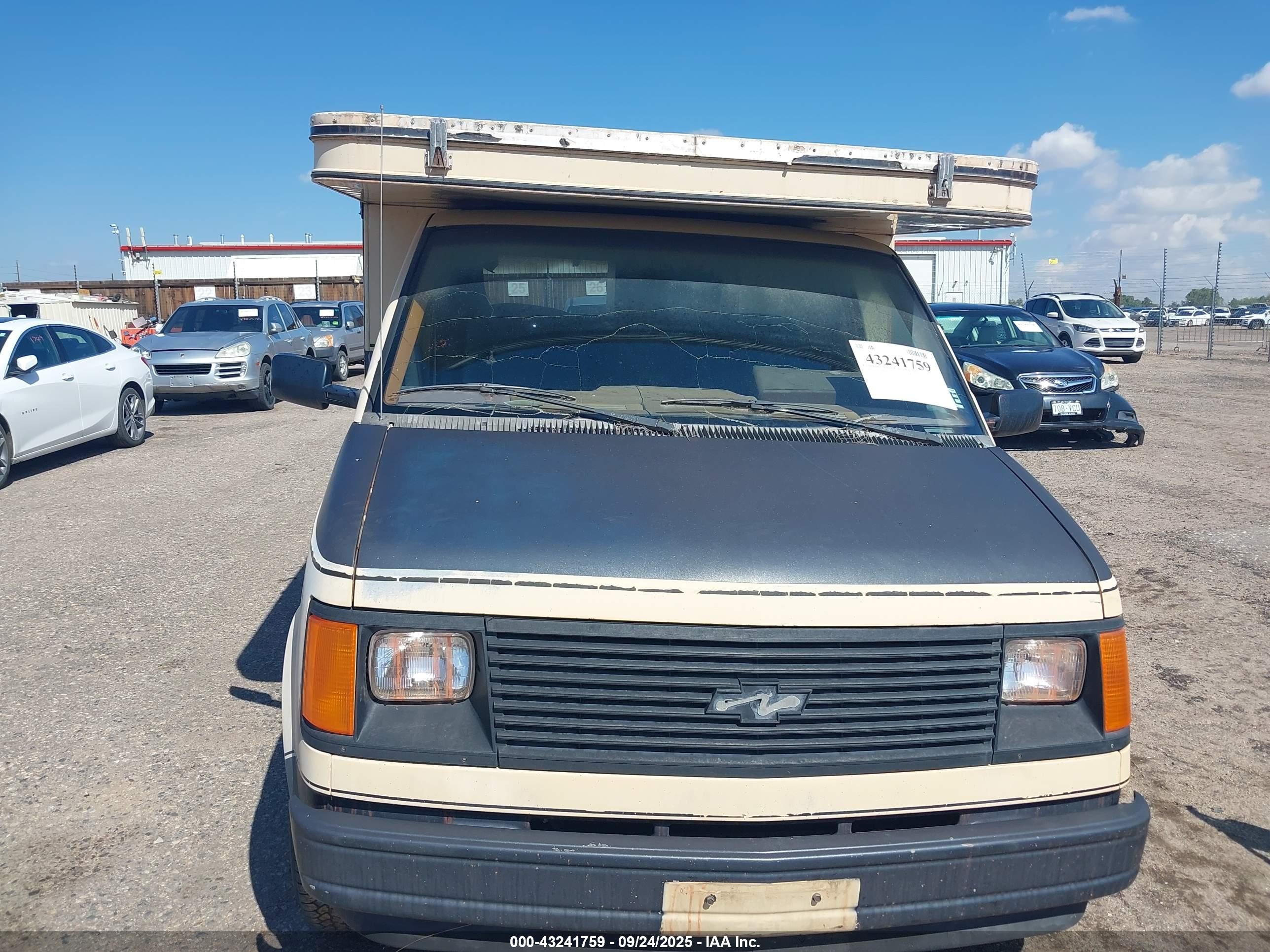 1988 Chevrolet Astro   Cream vin: 1GCDM15ZXJB139481