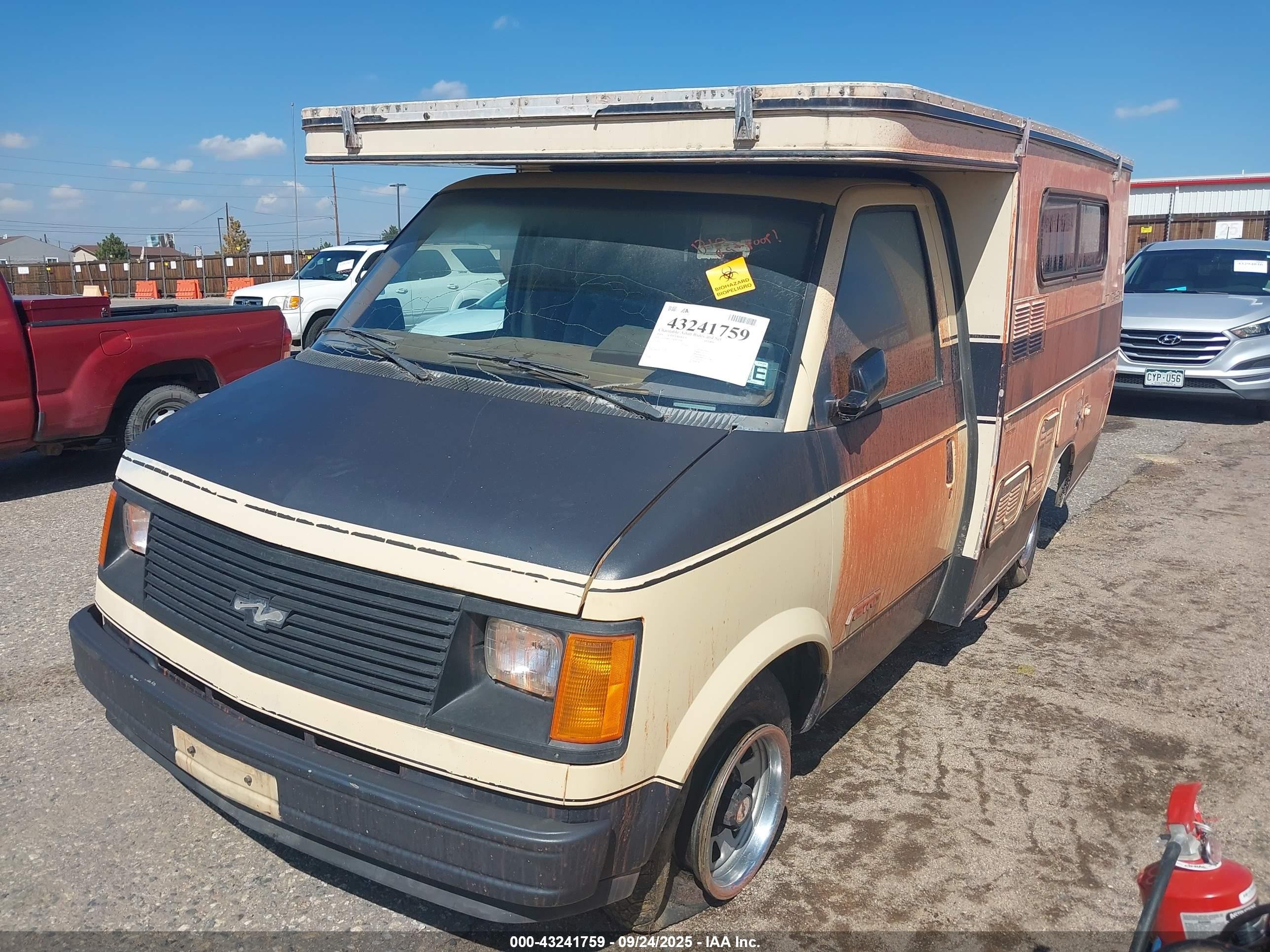 1988 Chevrolet Astro   Cream vin: 1GCDM15ZXJB139481