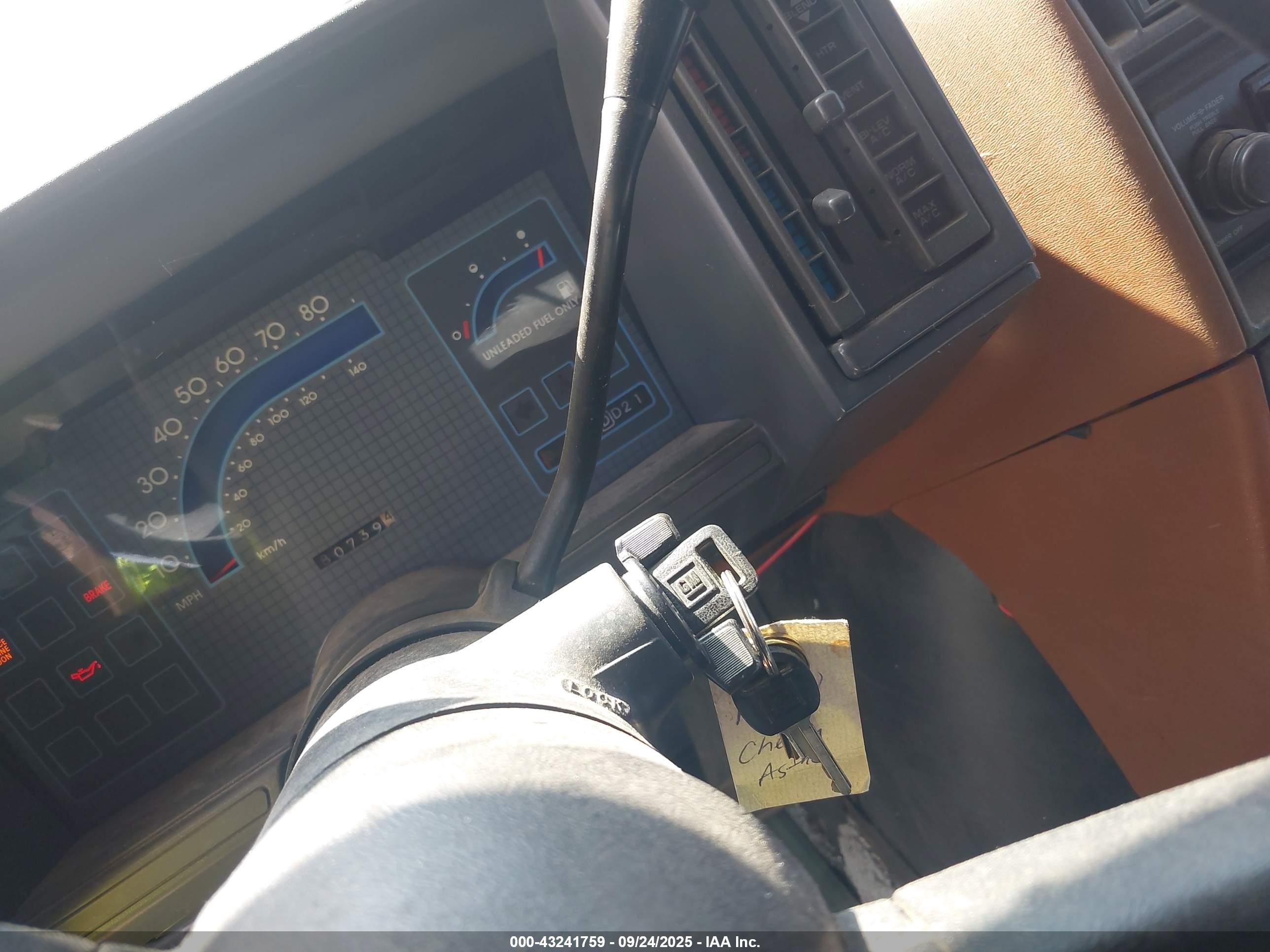 1988 Chevrolet Astro   Cream vin: 1GCDM15ZXJB139481