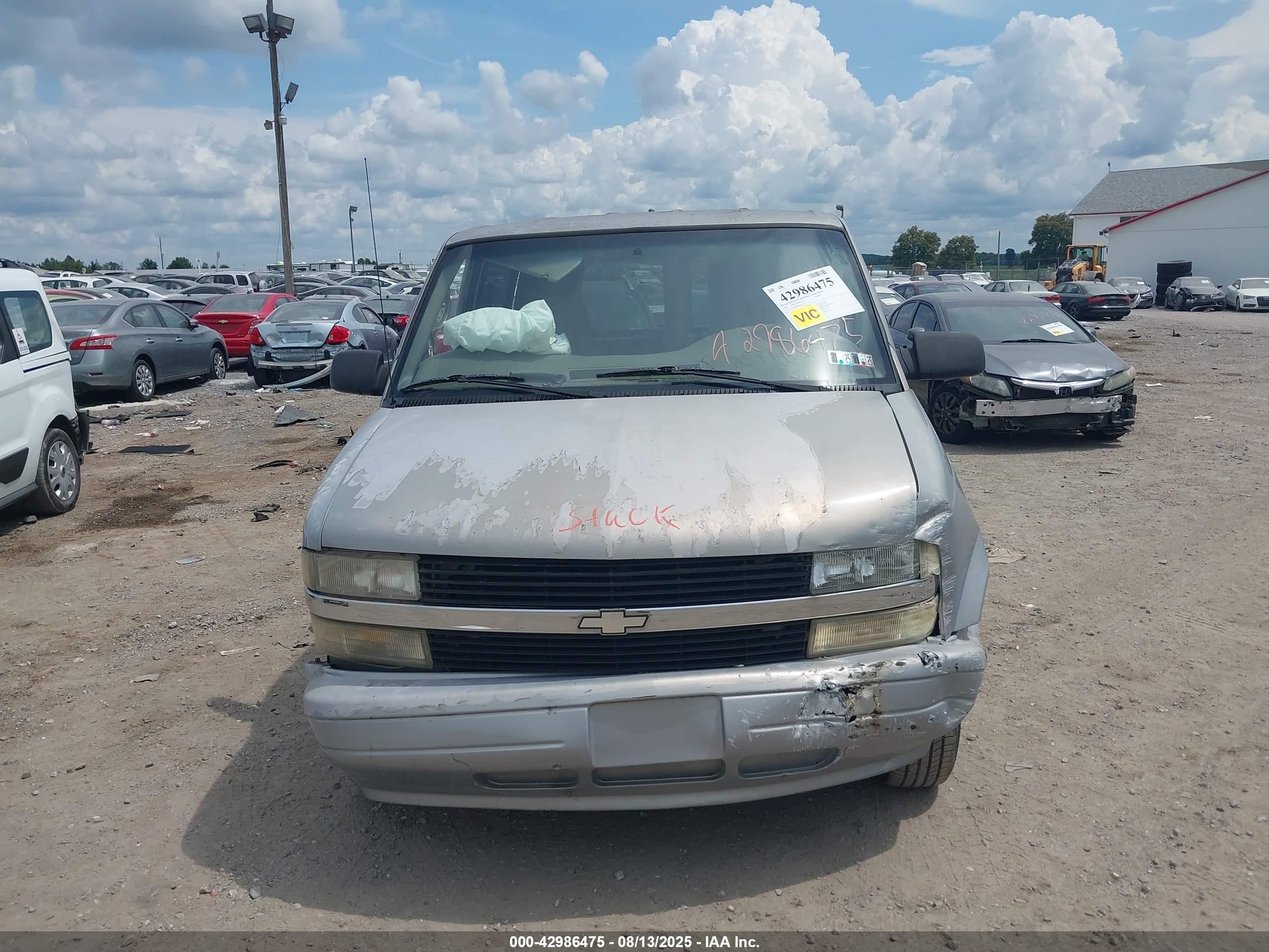 1999 Chevrolet Astro   Gray vin: 1GCDM19W0XB102514