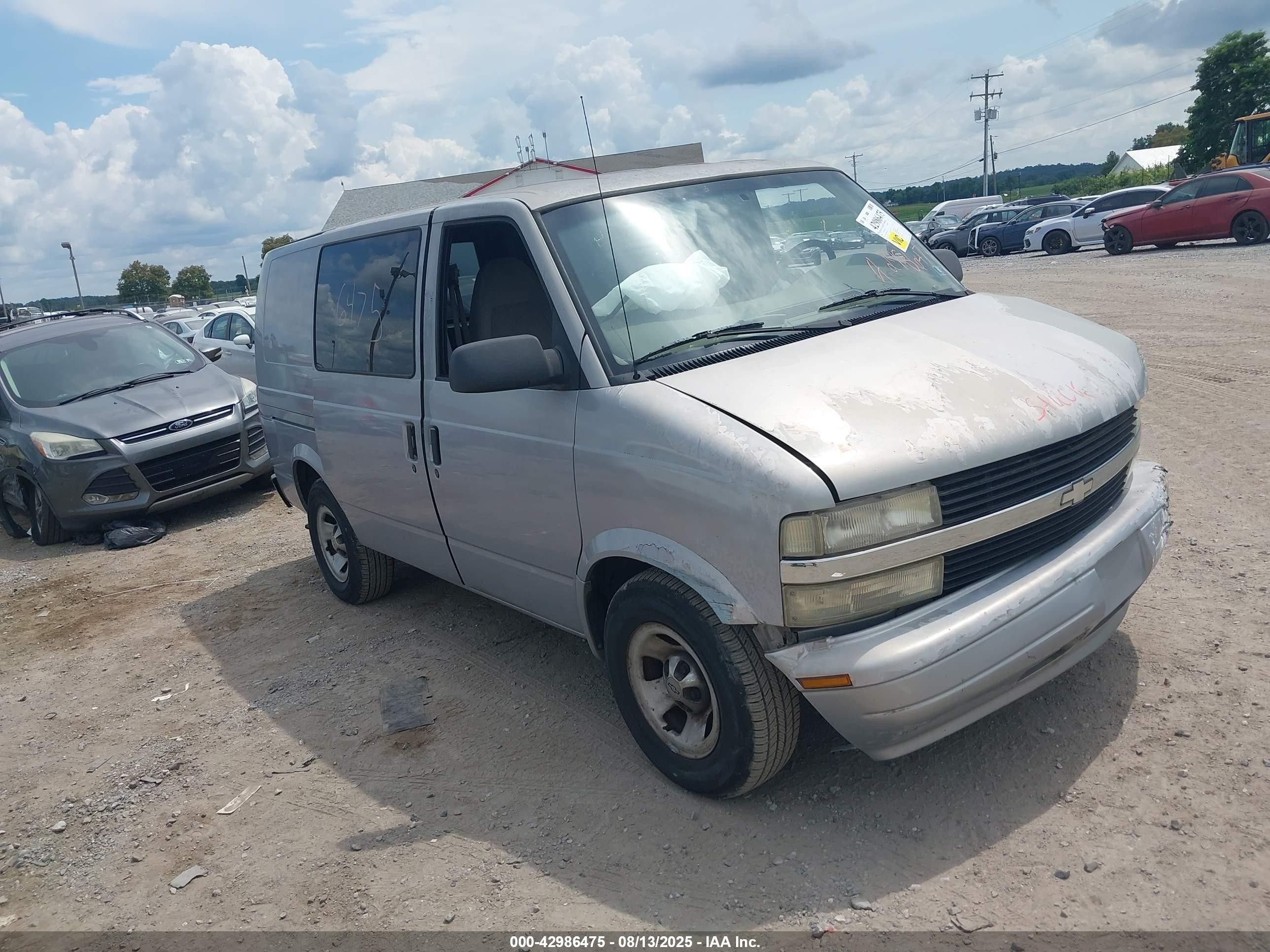 1999 Chevrolet Astro   Gray vin: 1GCDM19W0XB102514