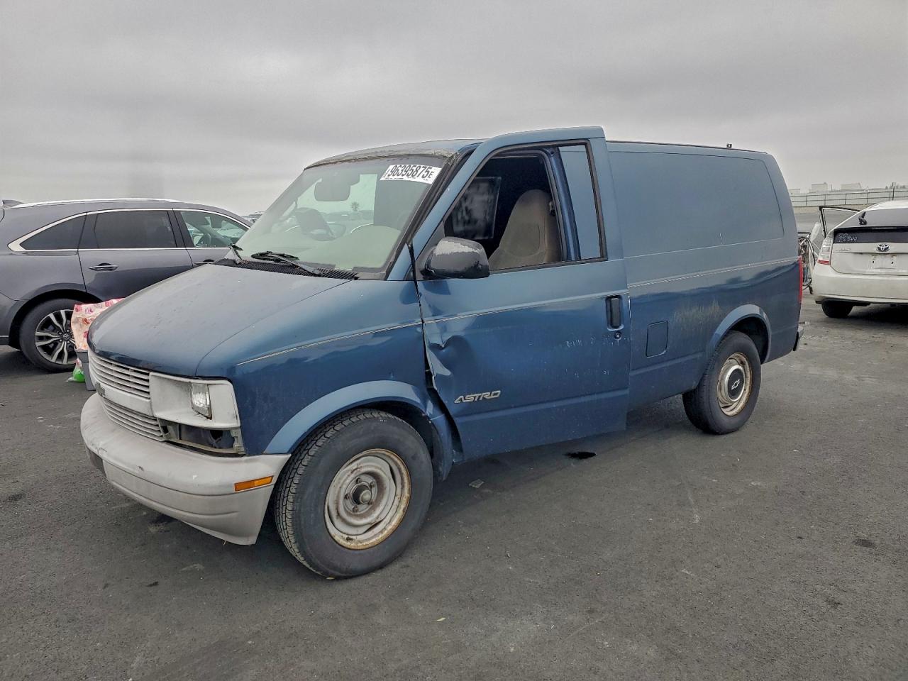 1999 Chevrolet Astro Blue vin: 1GCDM19W0XB129180