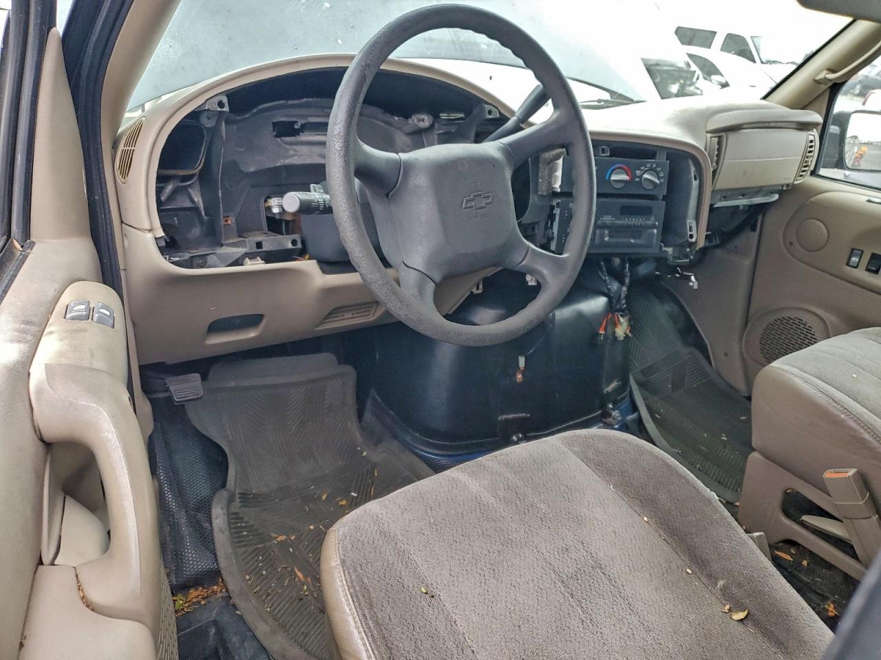 1999 Chevrolet Astro Blue vin: 1GCDM19W0XB129180