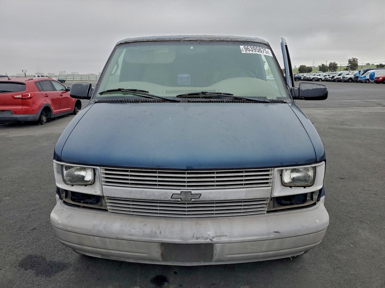 1999 Chevrolet Astro Blue vin: 1GCDM19W0XB129180