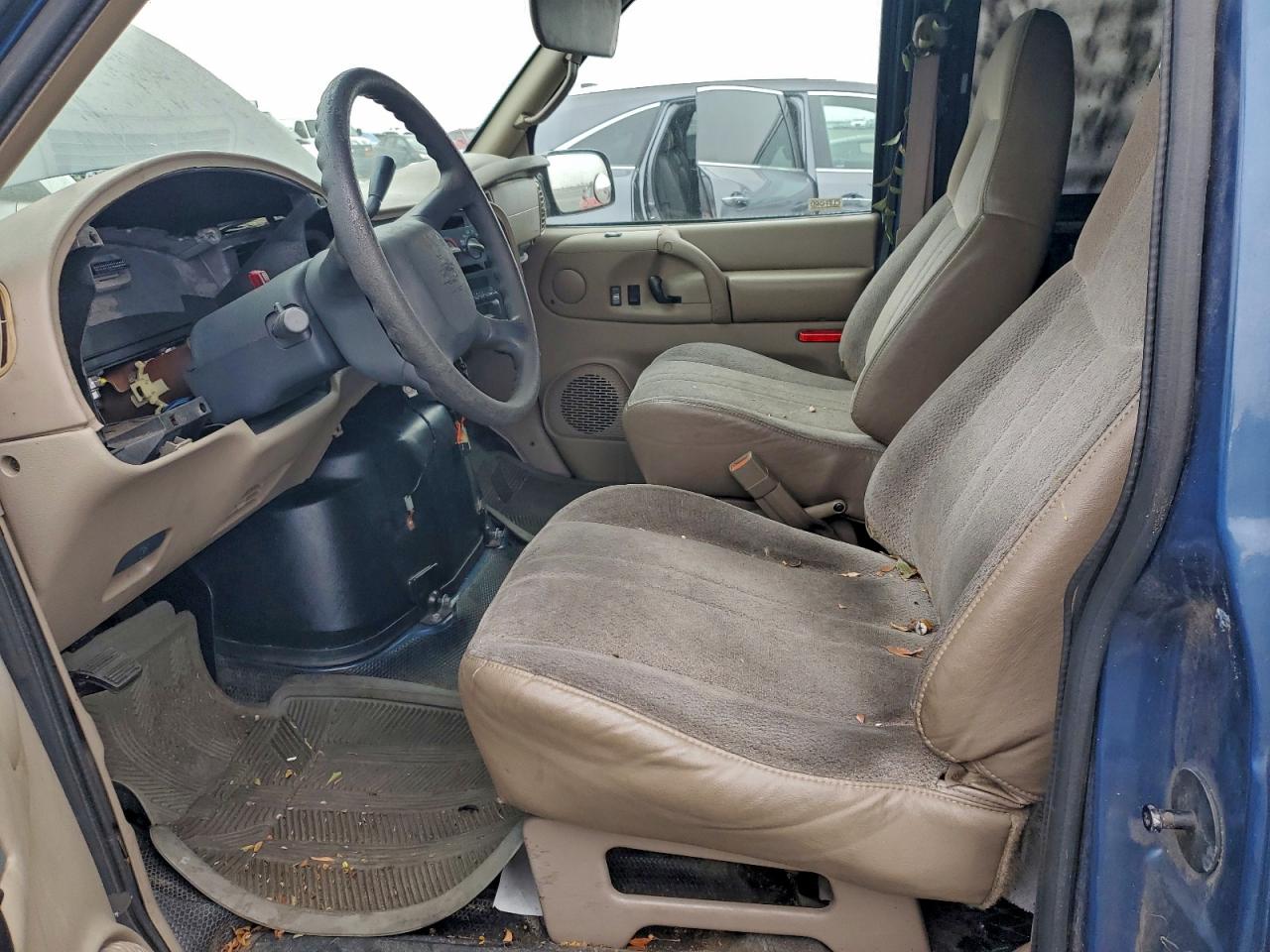 1999 Chevrolet Astro Blue vin: 1GCDM19W0XB129180