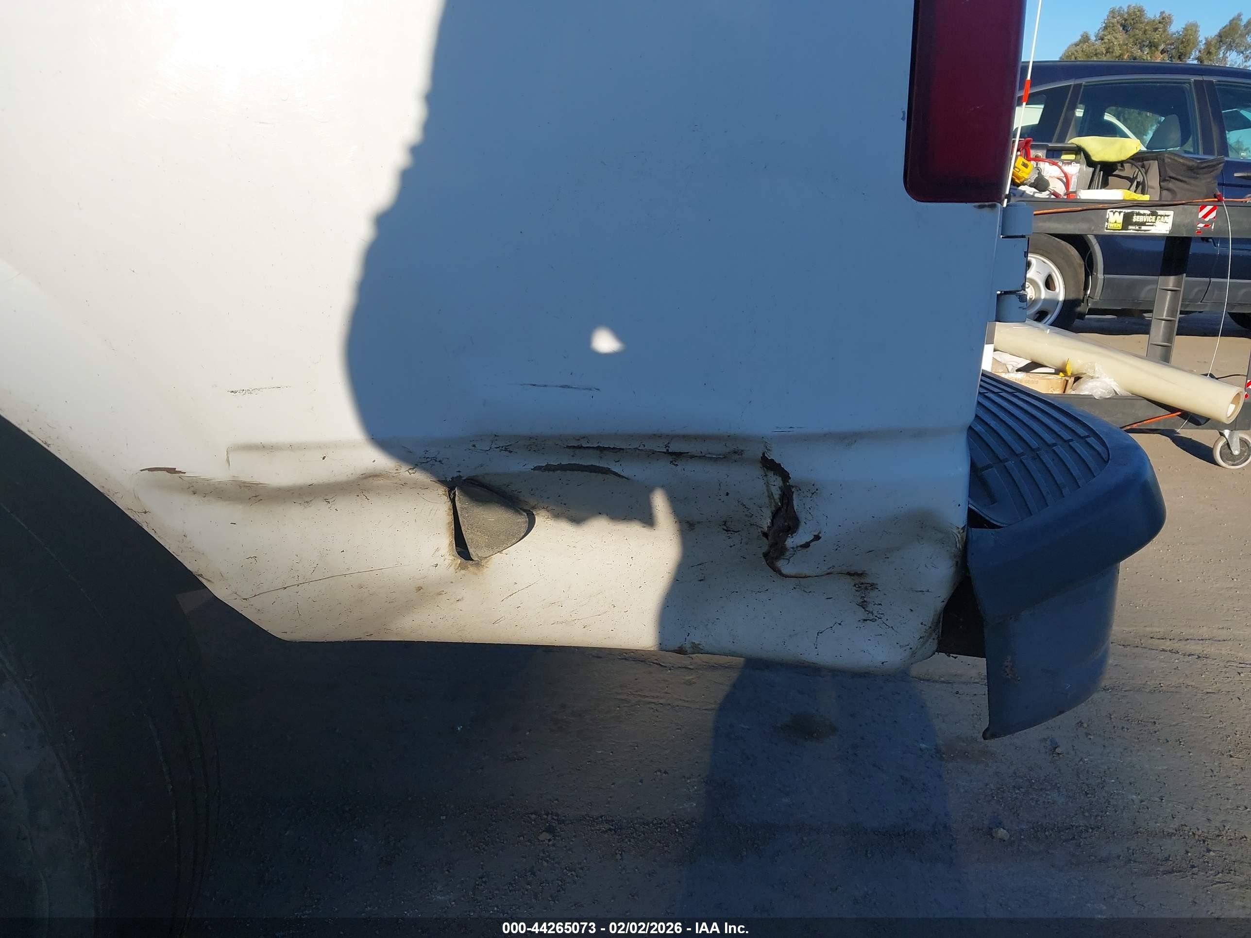 1999 Chevrolet Astro   White vin: 1GCDM19W0XB182929