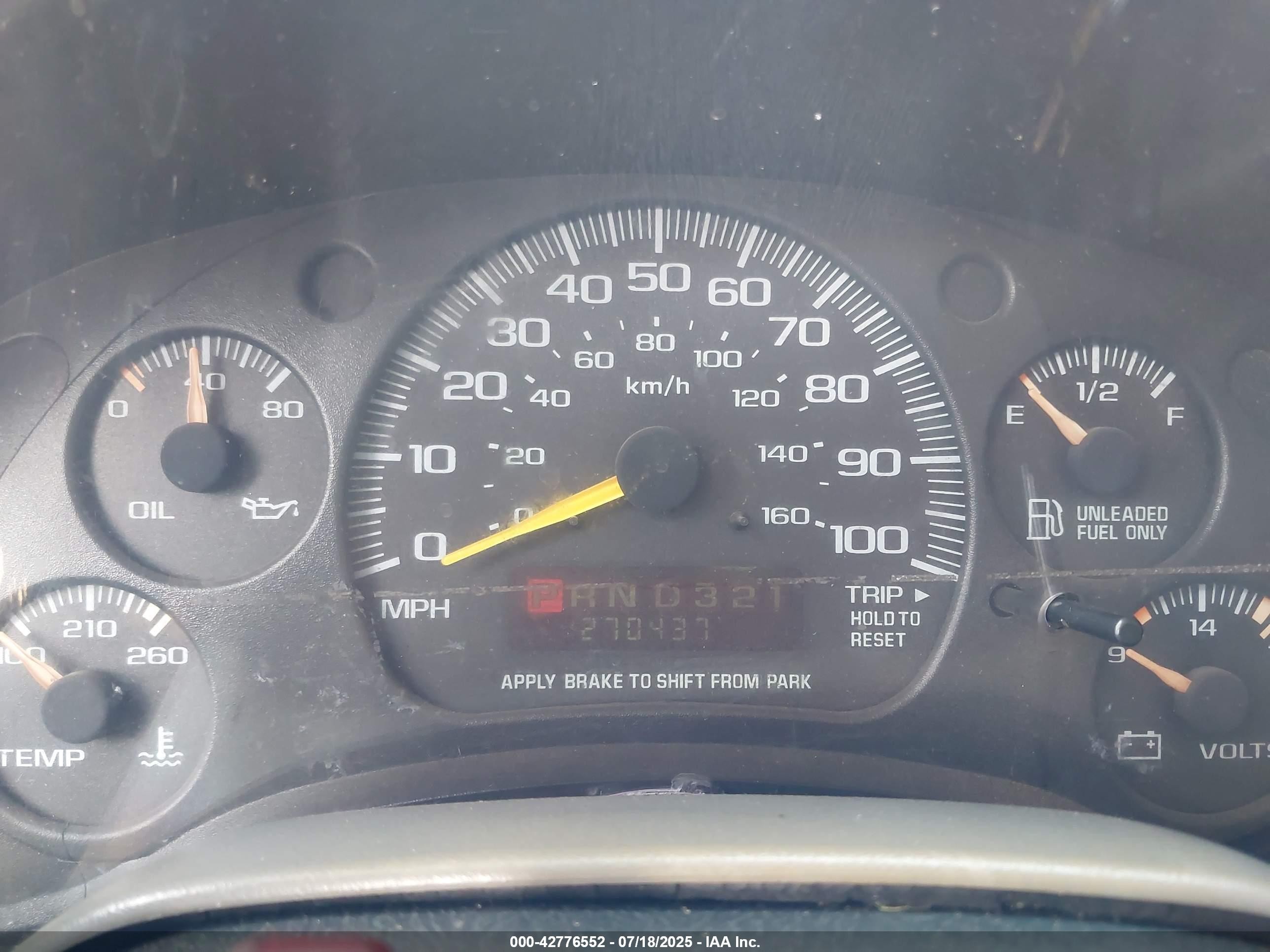 2000 Chevrolet Astro   vin: 1GCDM19W0YB114230
