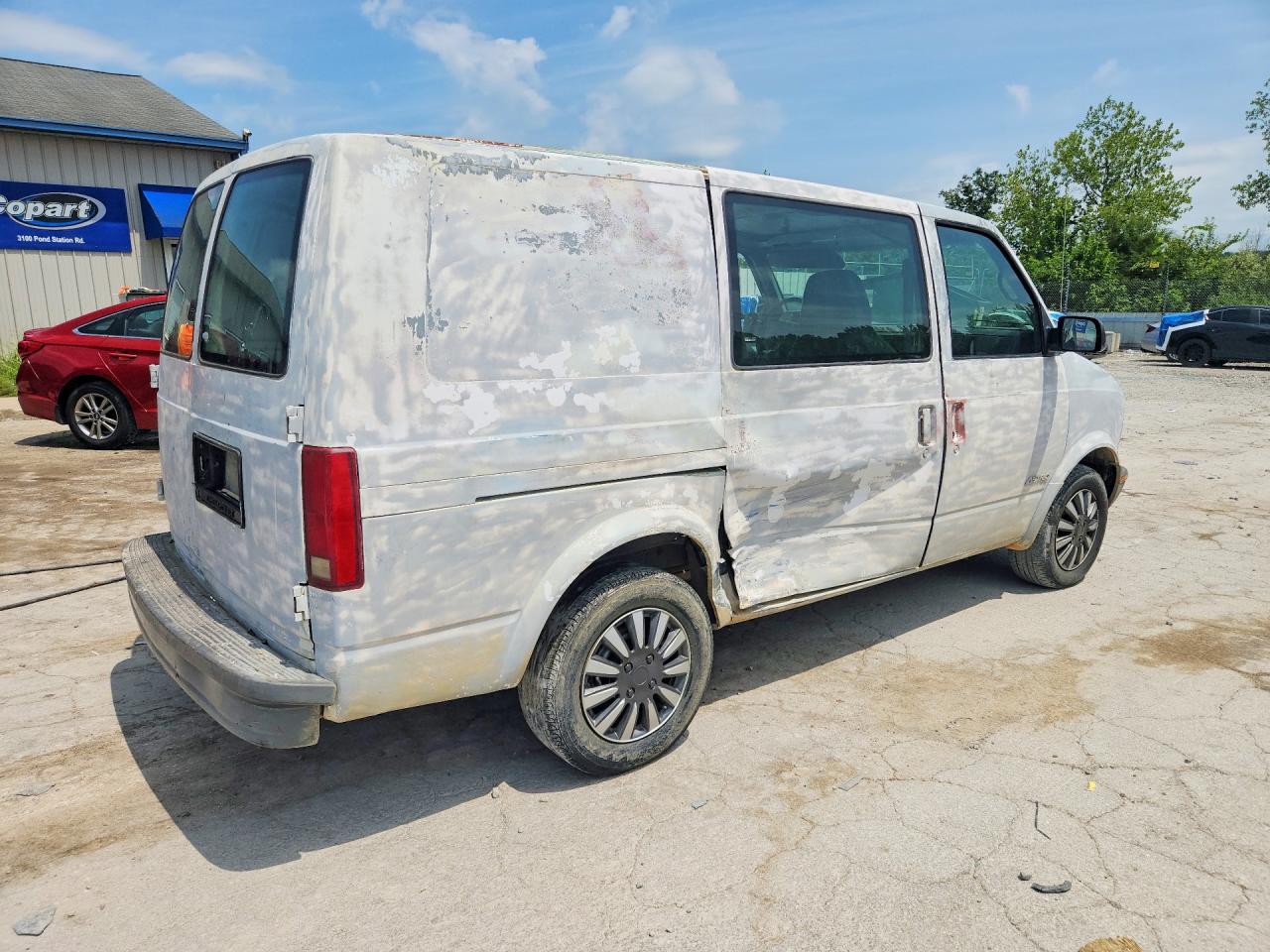 1995 Chevrolet Astro Silver vin: 1GCDM19W4SB196597