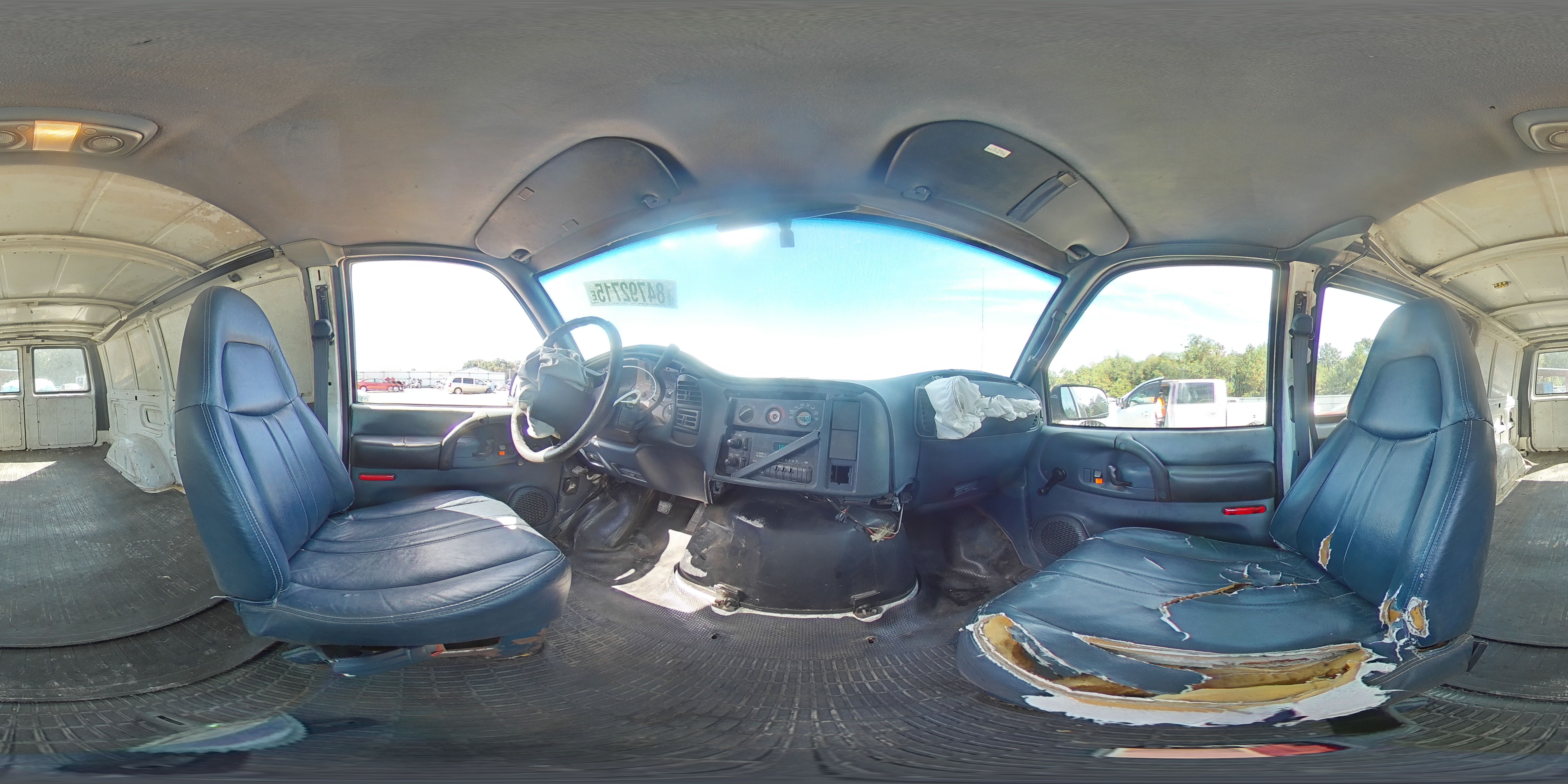1997 Chevrolet Astro White vin: 1GCDM19W4VB147243