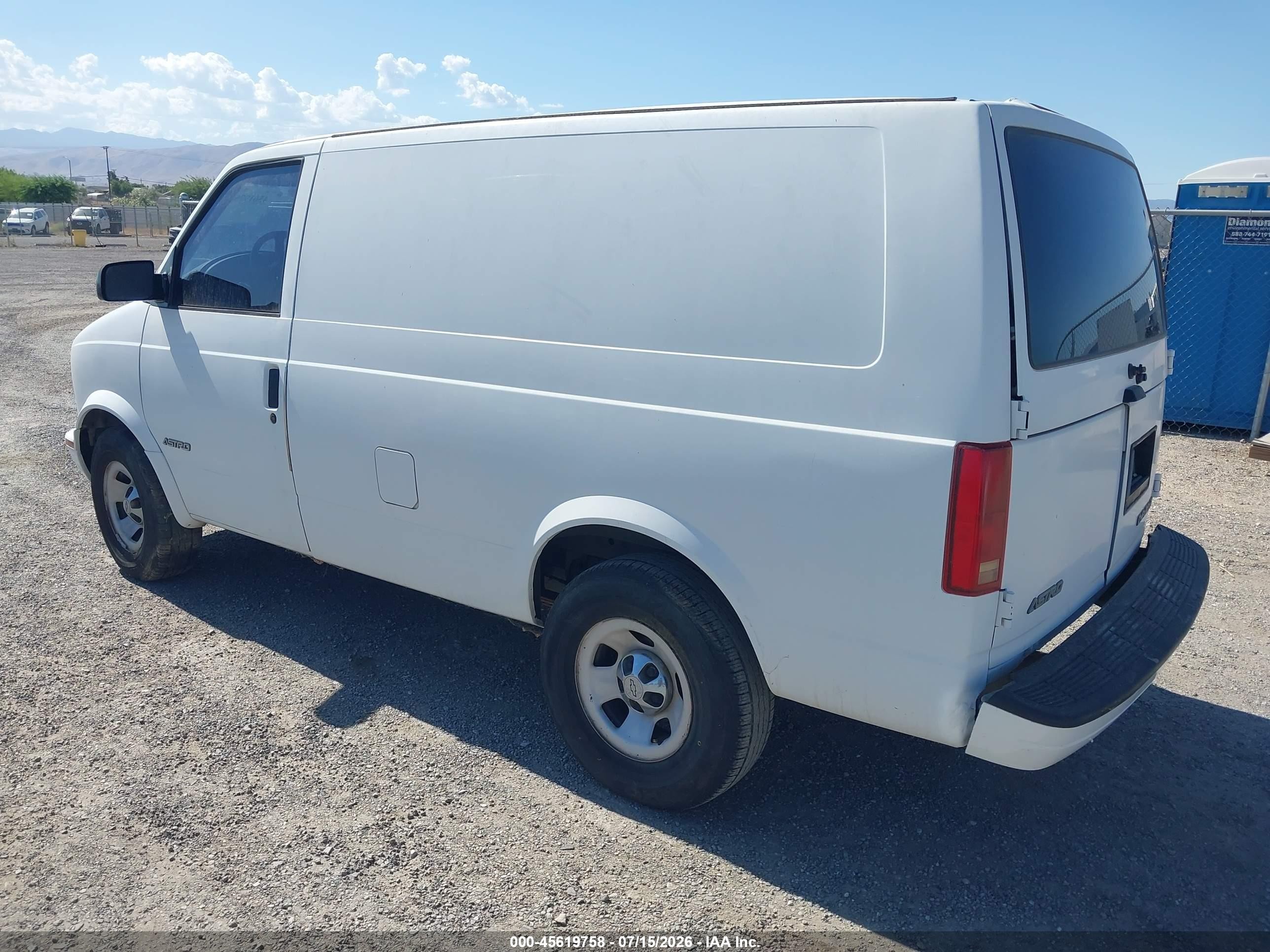 1999 Chevrolet Astro   Белый vin: 1GCDM19W4XB154535