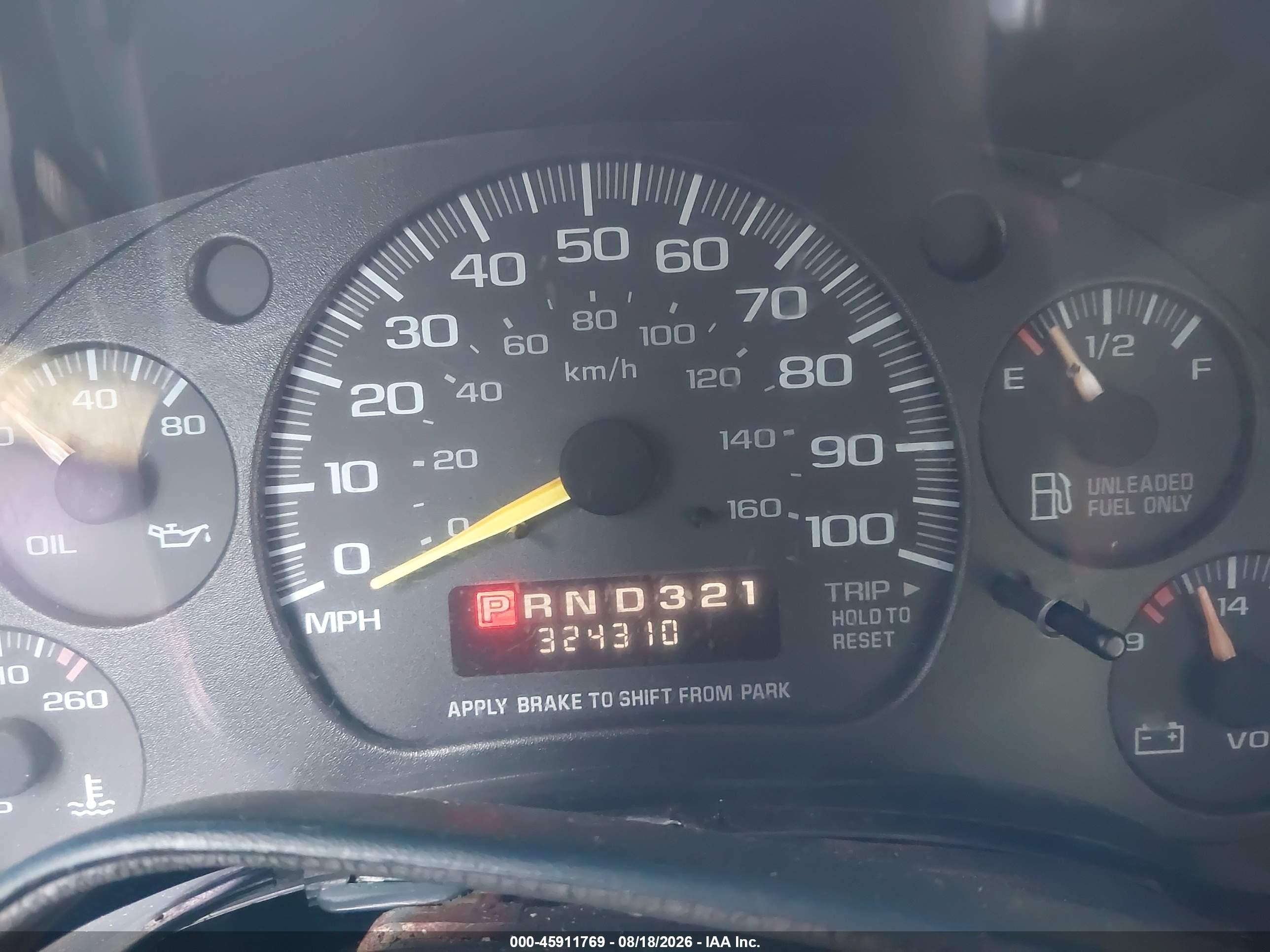 1999 Chevrolet Astro   White vin: 1GCDM19W4XB187552