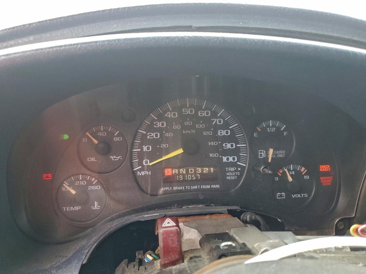 1999 Chevrolet Astro White vin: 1GCDM19W4XB198180
