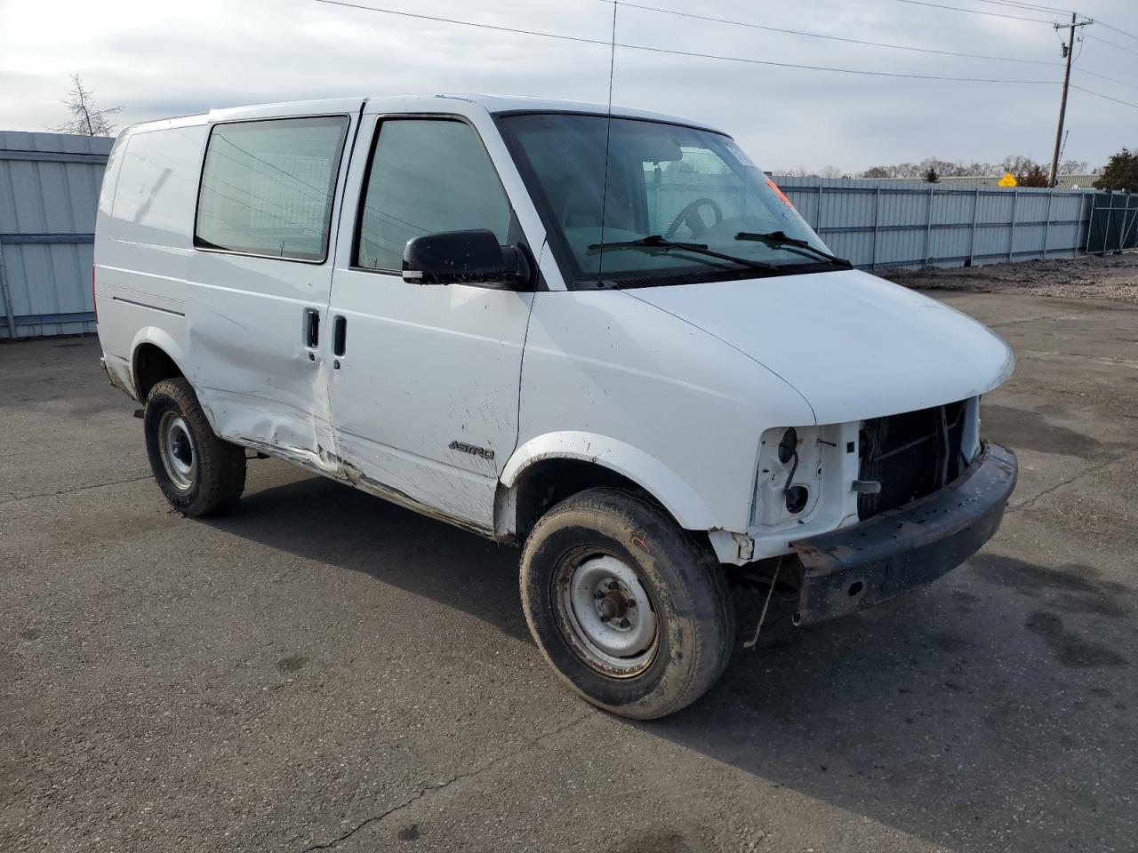 2000 Chevrolet Astro White vin: 1GCDM19W4YB151023
