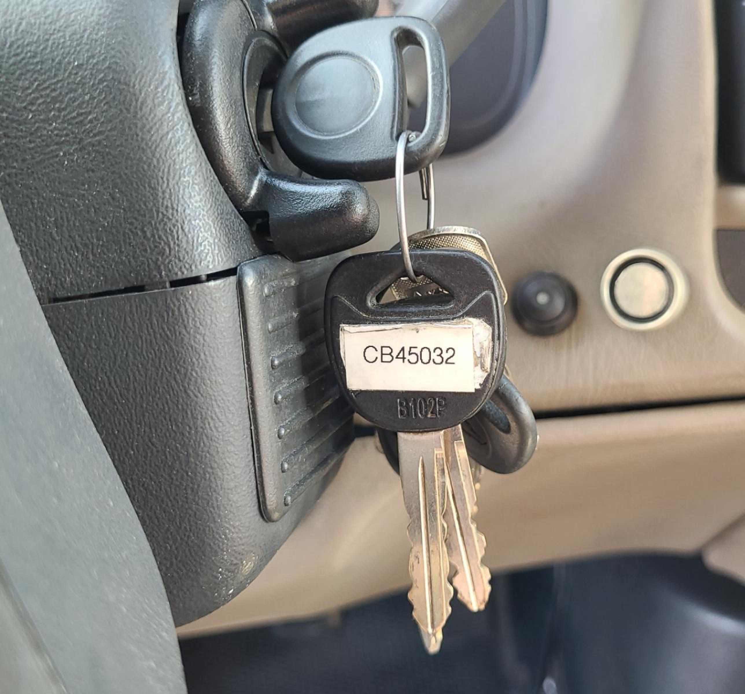 2000 Chevrolet Astro   vin: 1GCDM19W4YB196124