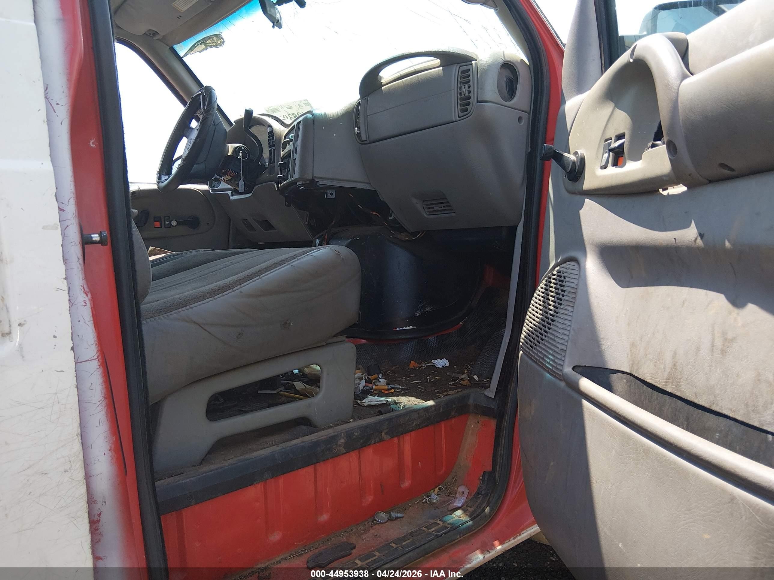1997 Chevrolet Astro   Белый vin: 1GCDM19W6VB191907