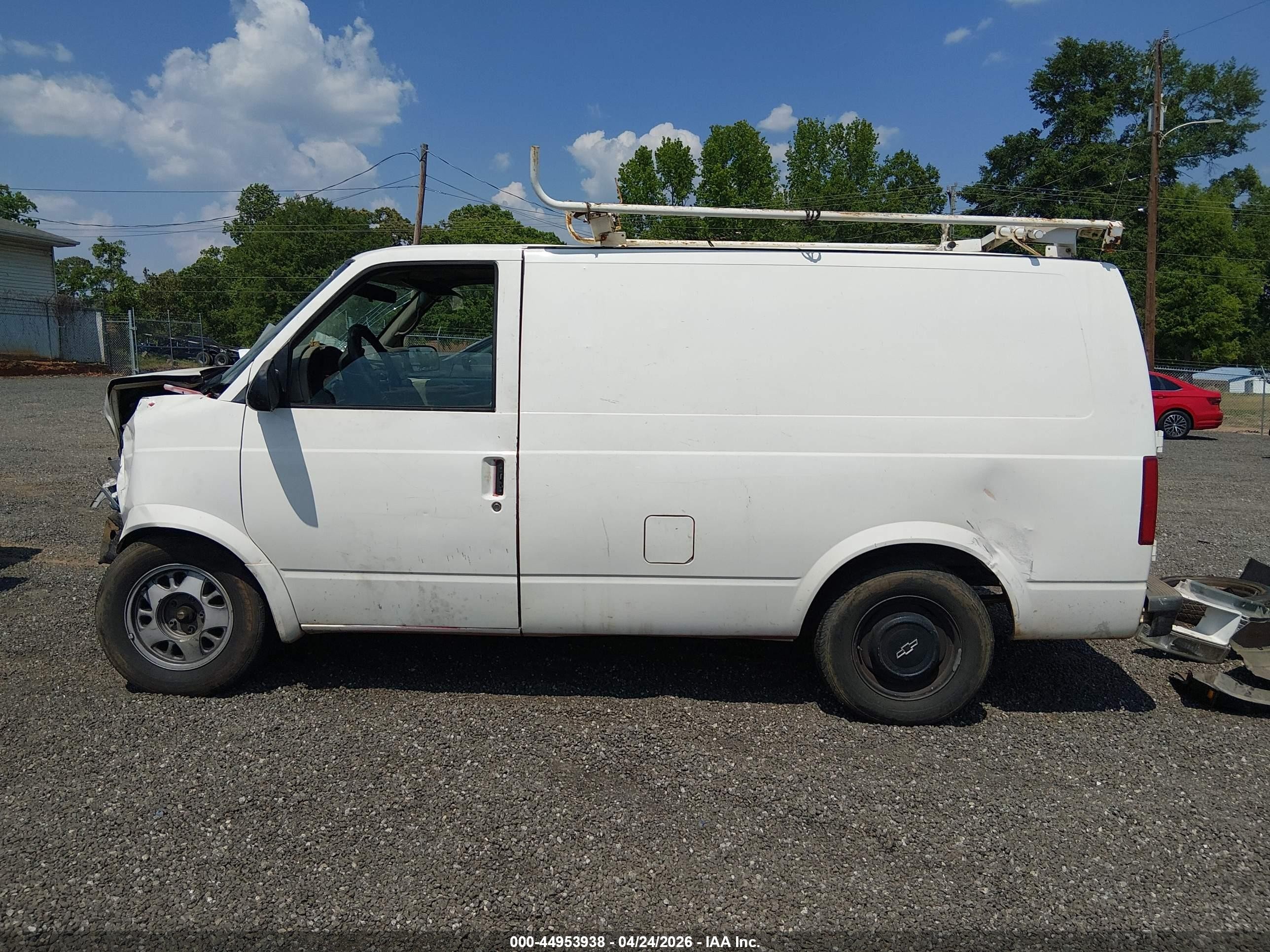 1997 Chevrolet Astro   Белый vin: 1GCDM19W6VB191907