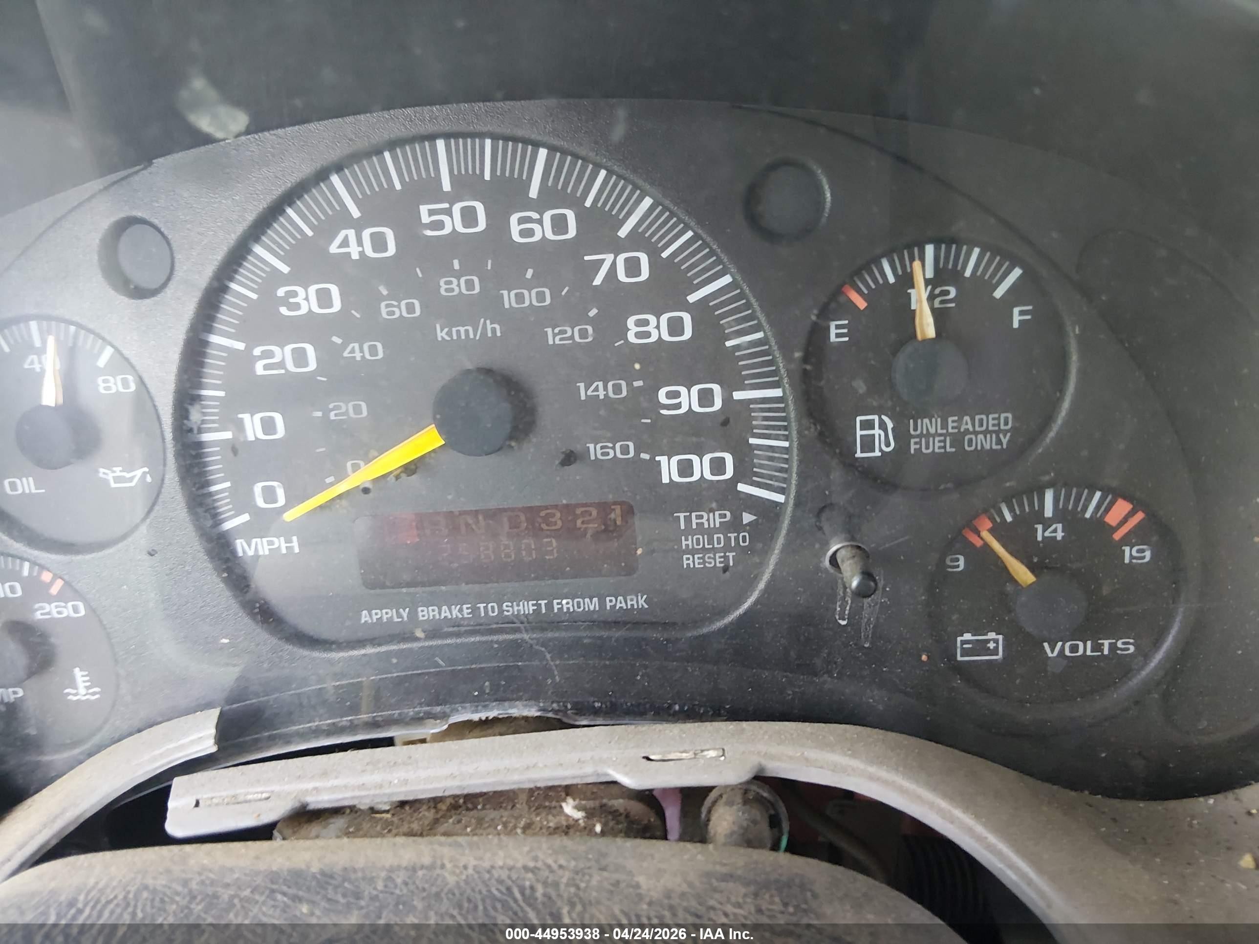 1997 Chevrolet Astro   Белый vin: 1GCDM19W6VB191907