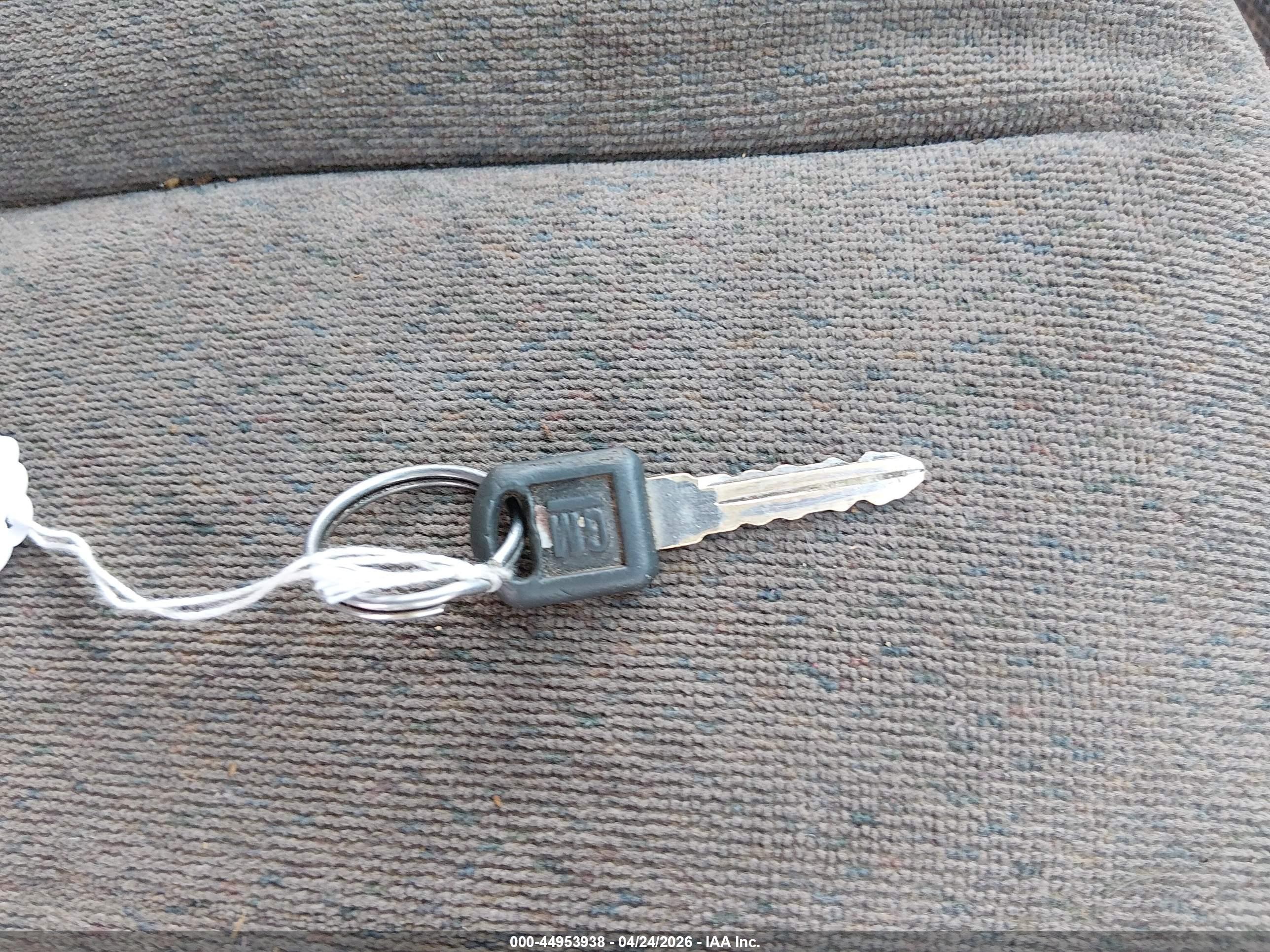 1997 Chevrolet Astro   Белый vin: 1GCDM19W6VB191907