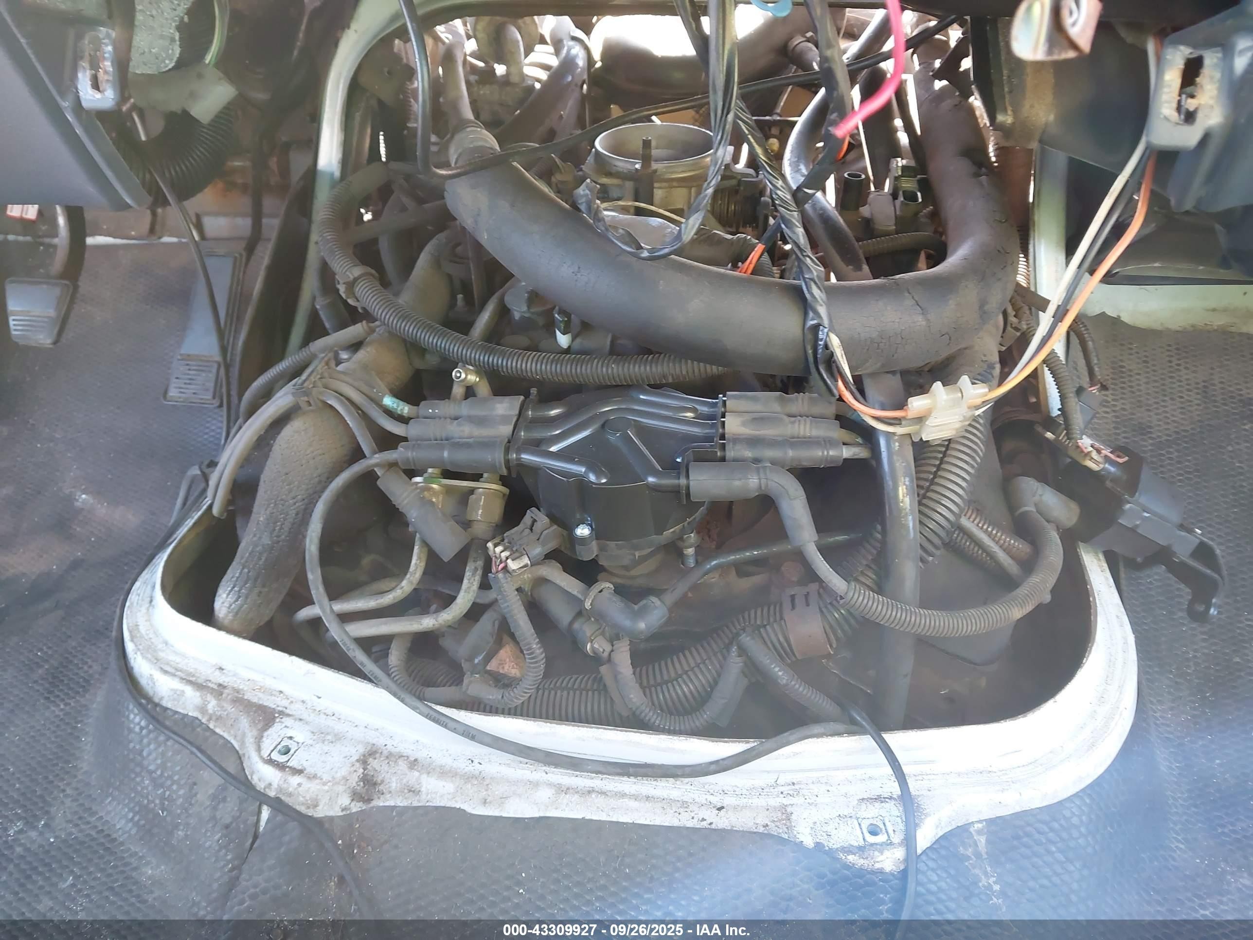 2000 Chevrolet Astro   Белый vin: 1GCDM19W6YB126303