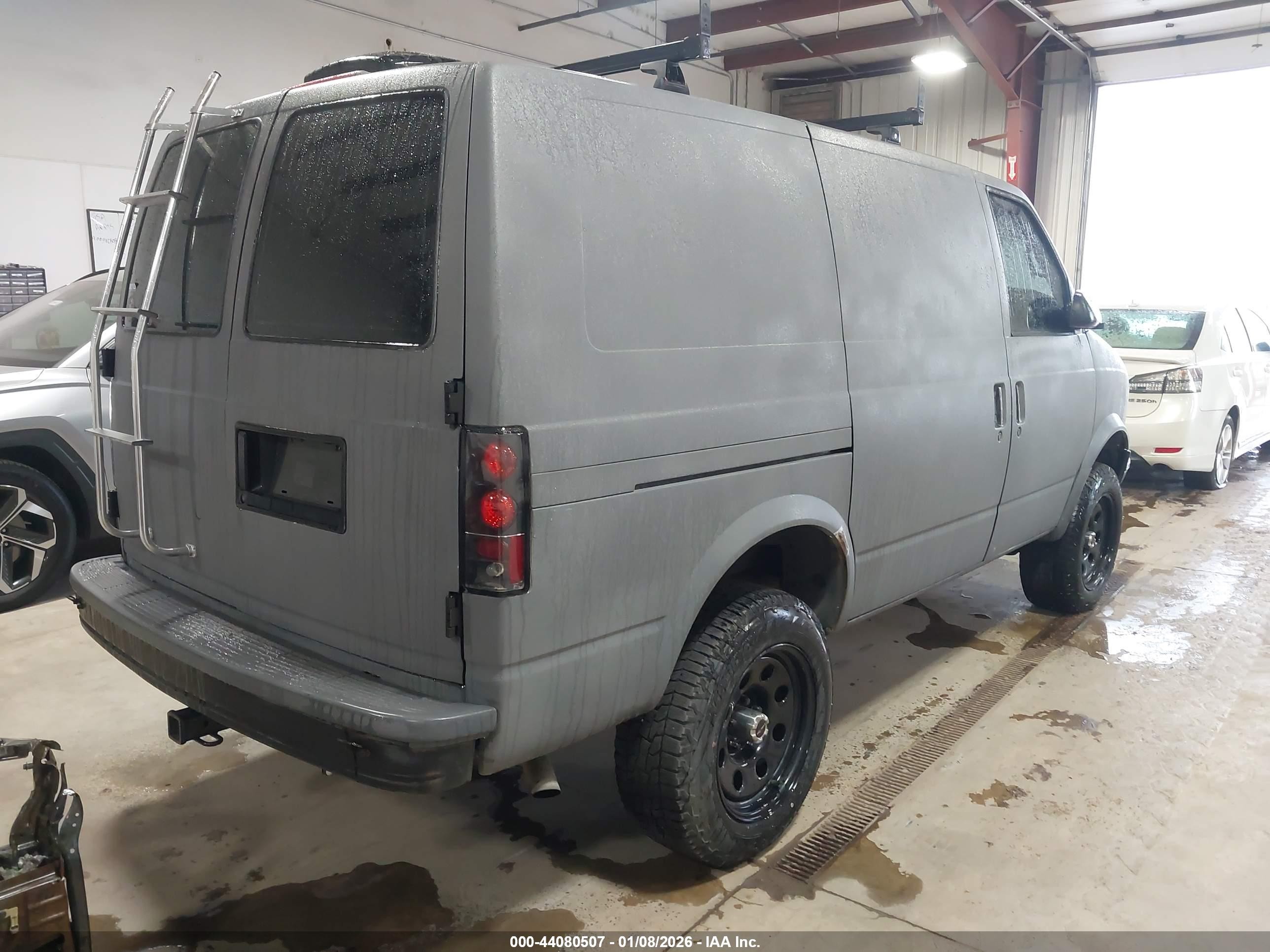 1997 Chevrolet Astro   Gray vin: 1GCDM19W7VB126886