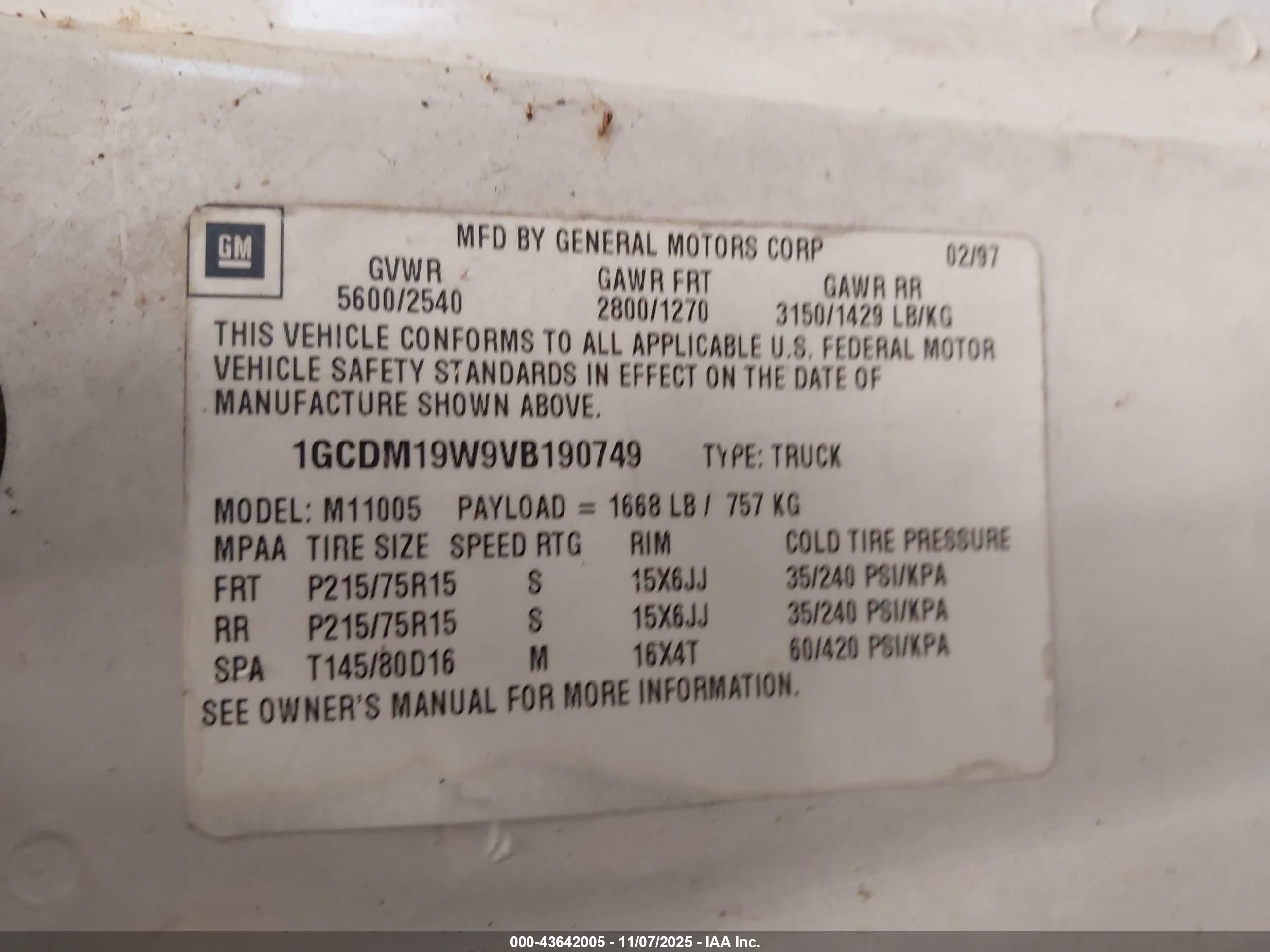 1997 Chevrolet Astro   White vin: 1GCDM19W9VB190749