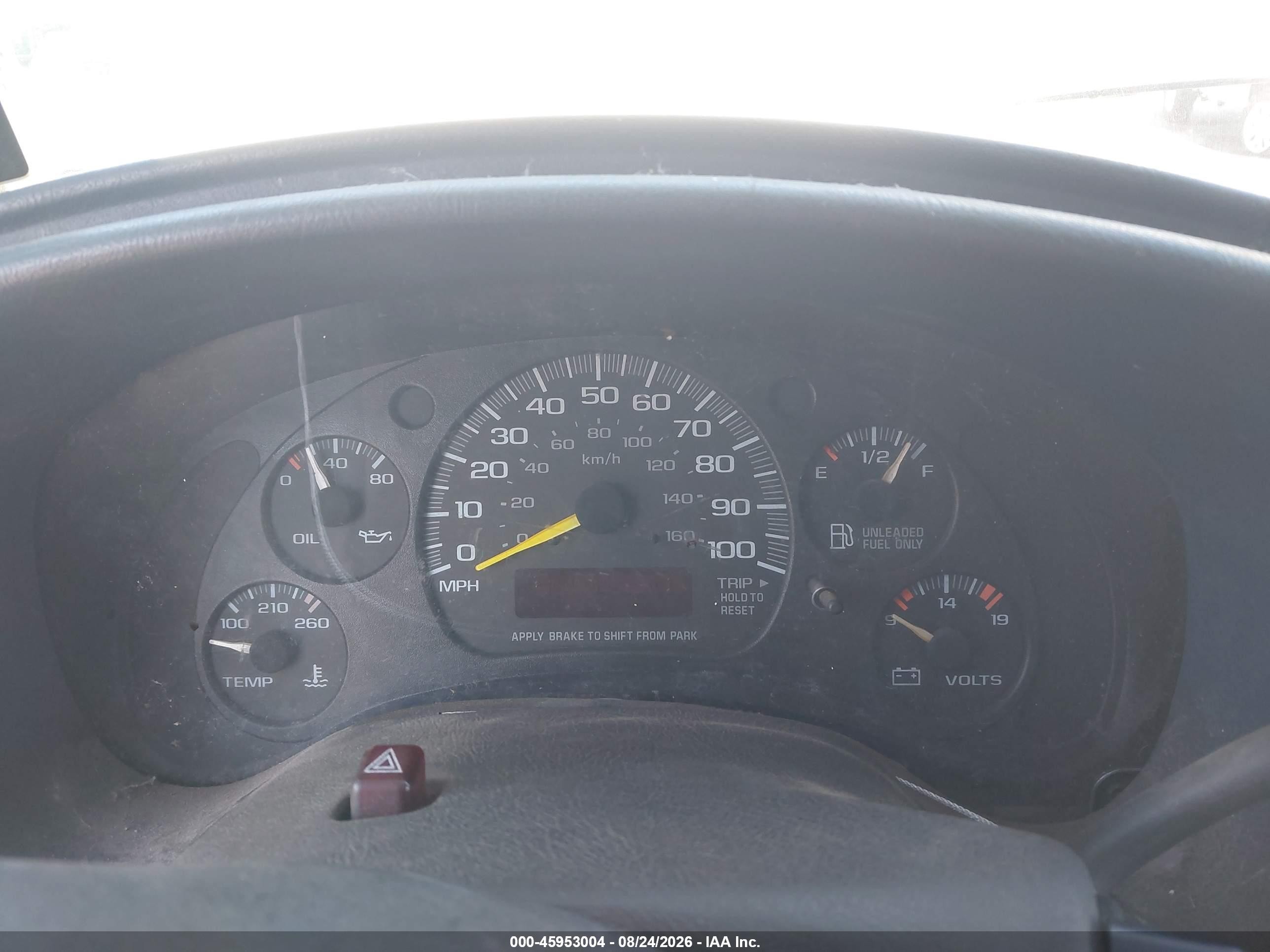 1999 Chevrolet Astro   Белый vin: 1GCDM19W9XB130201