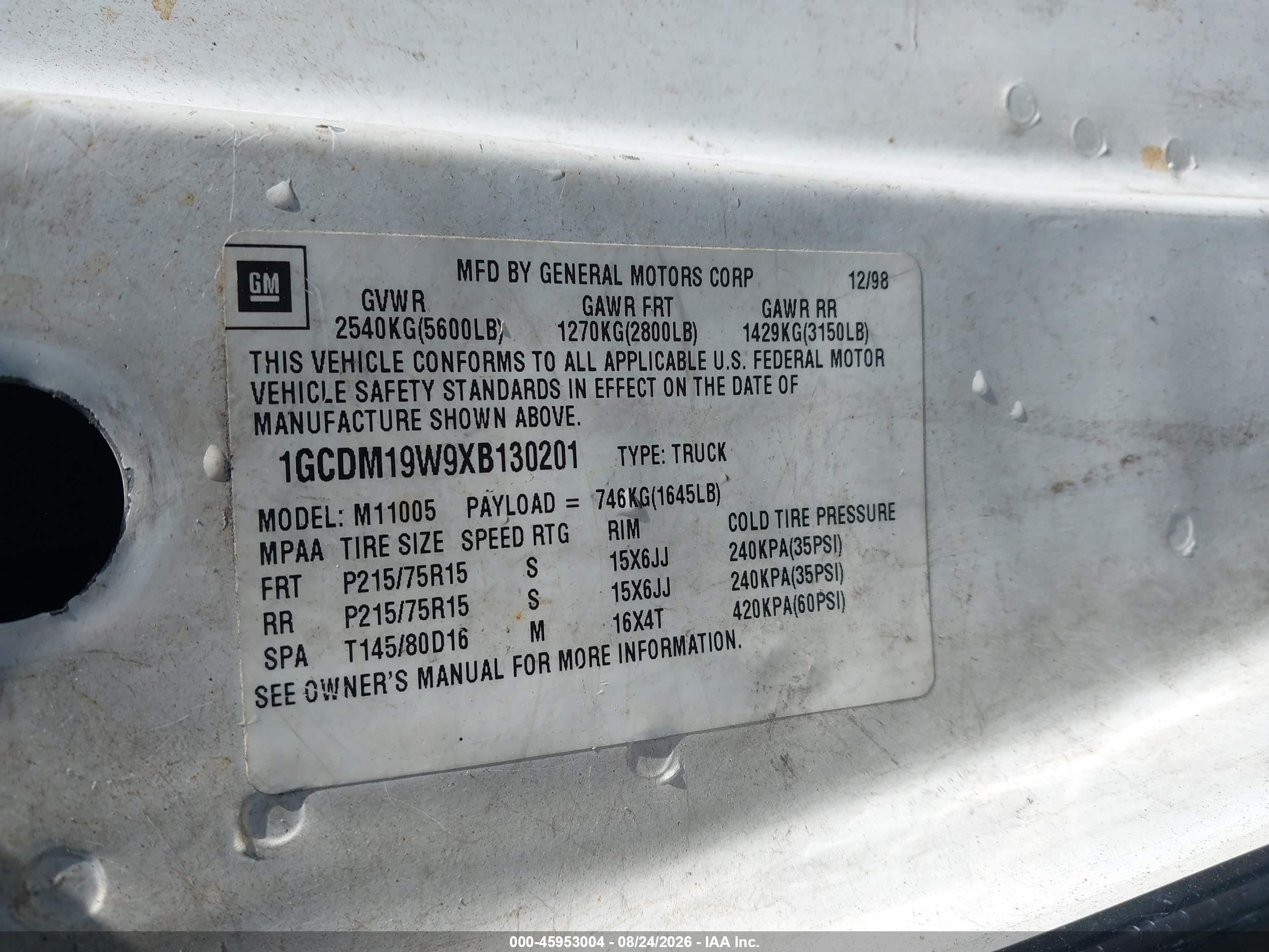 1999 Chevrolet Astro   Белый vin: 1GCDM19W9XB130201
