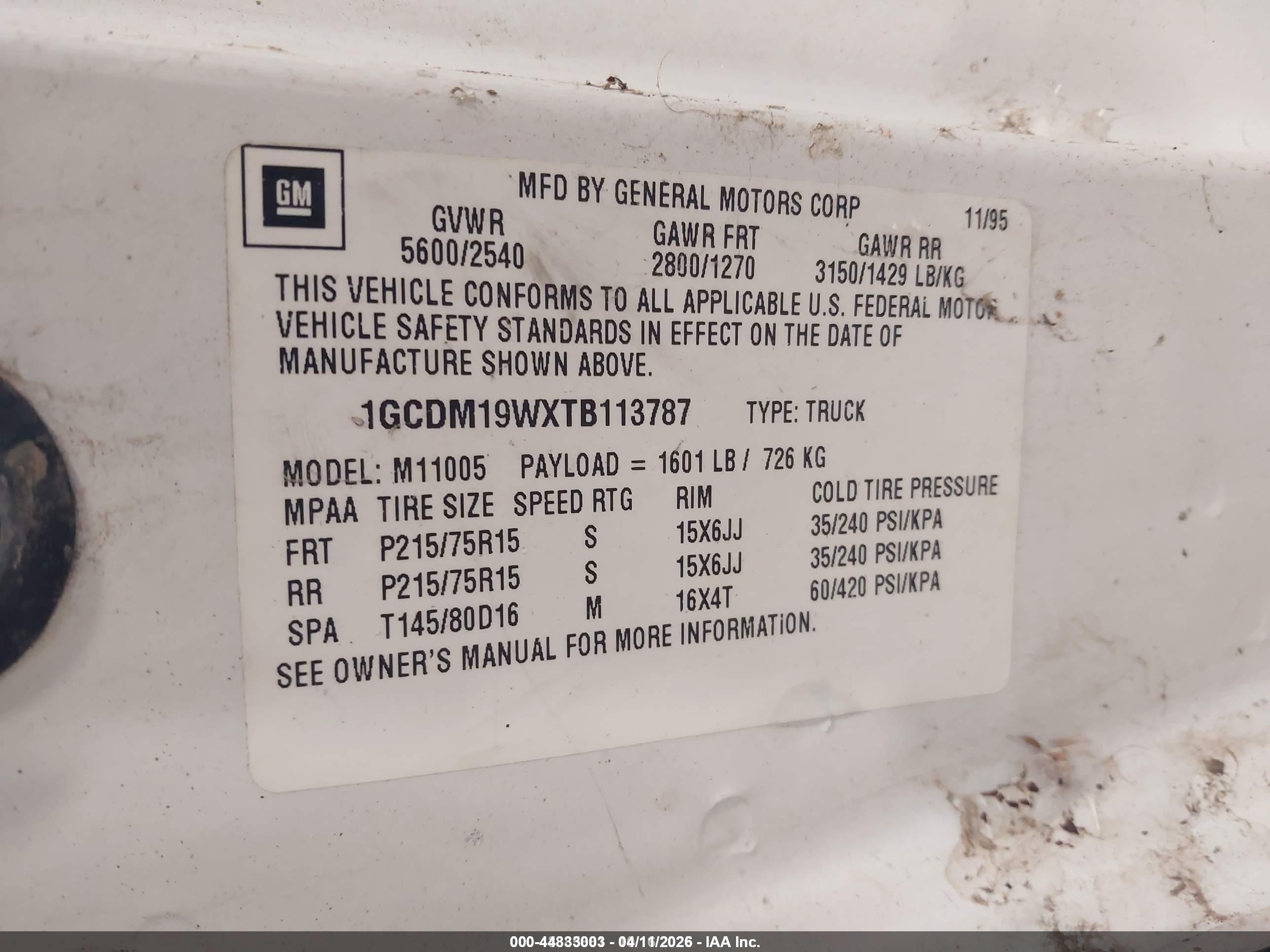 1996 Chevrolet Astro   White vin: 1GCDM19WXTB113787