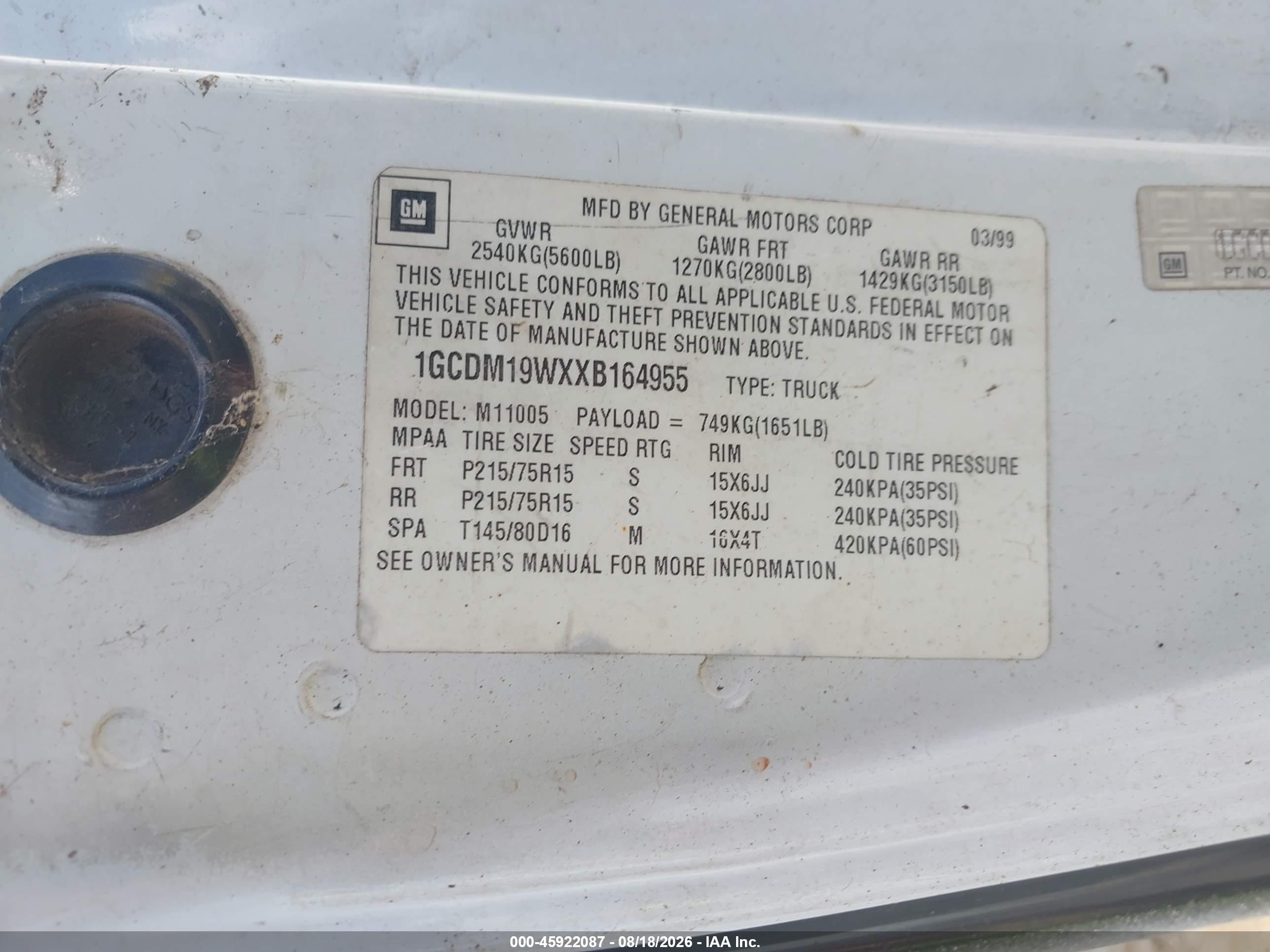 1999 Chevrolet Astro White vin: 1GCDM19WXXB164955