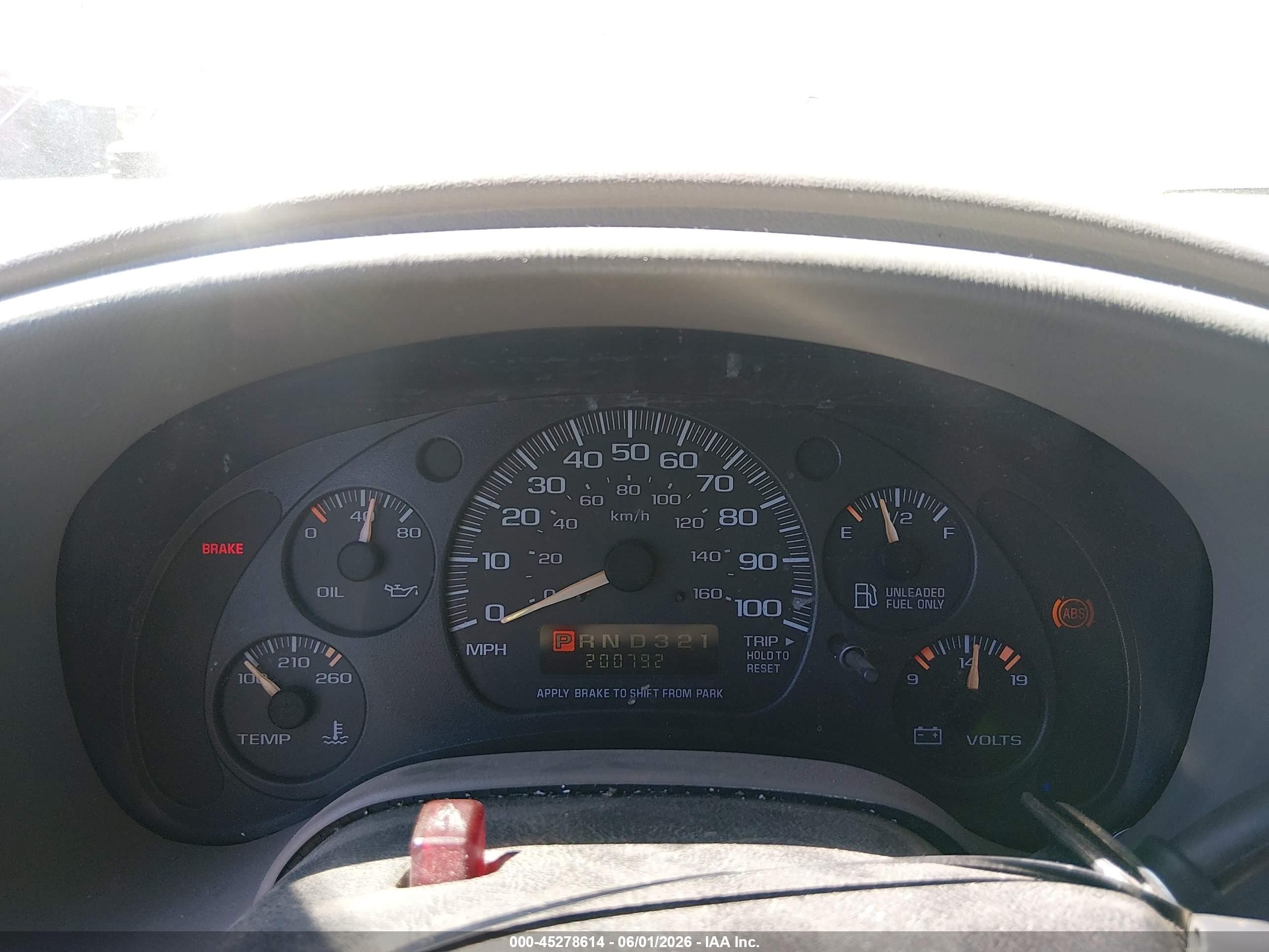 2005 Chevrolet Astro White vin: 1GCDM19X05B104429