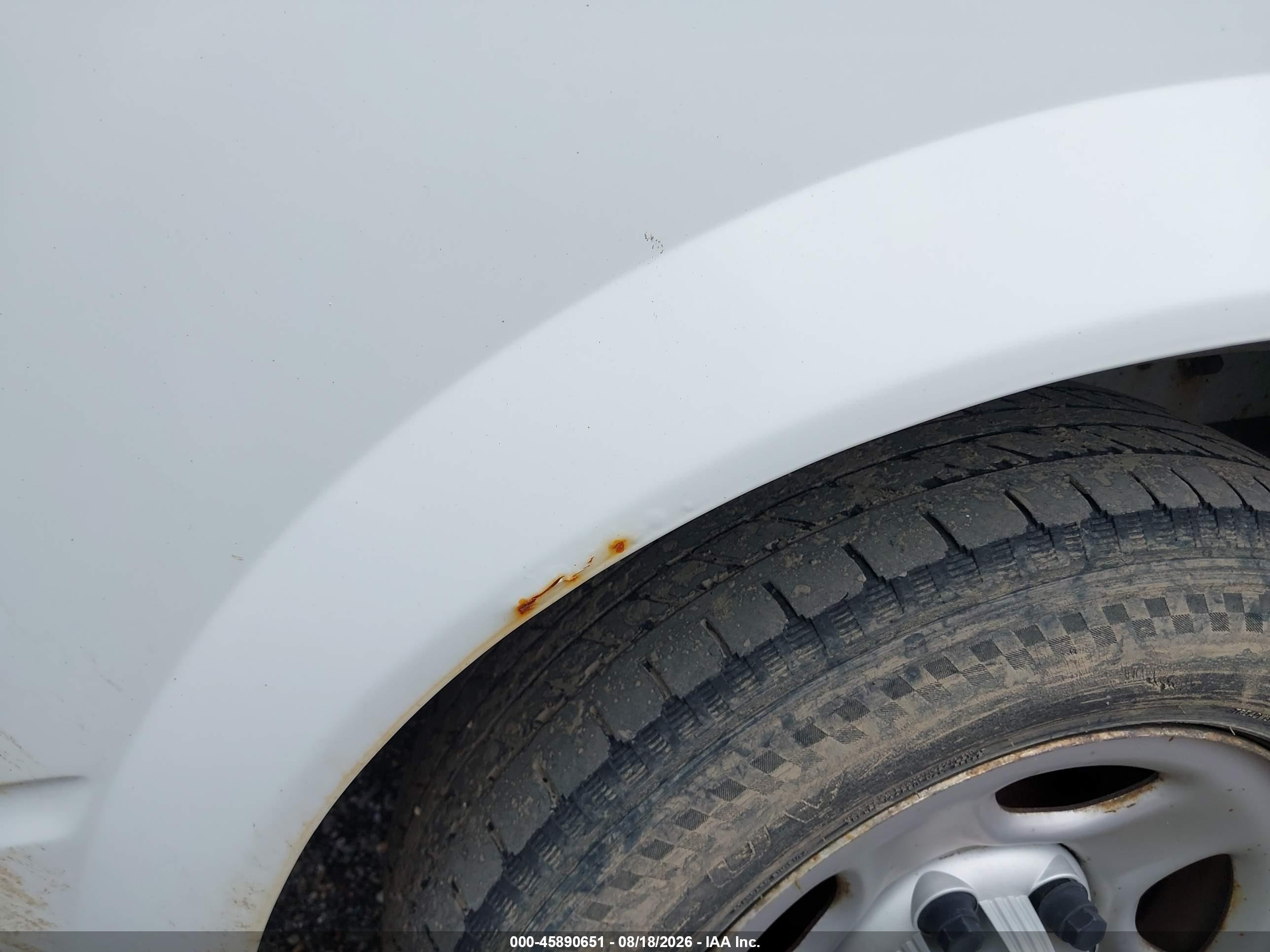 2005 Chevrolet Astro   White vin: 1GCDM19X15B109932
