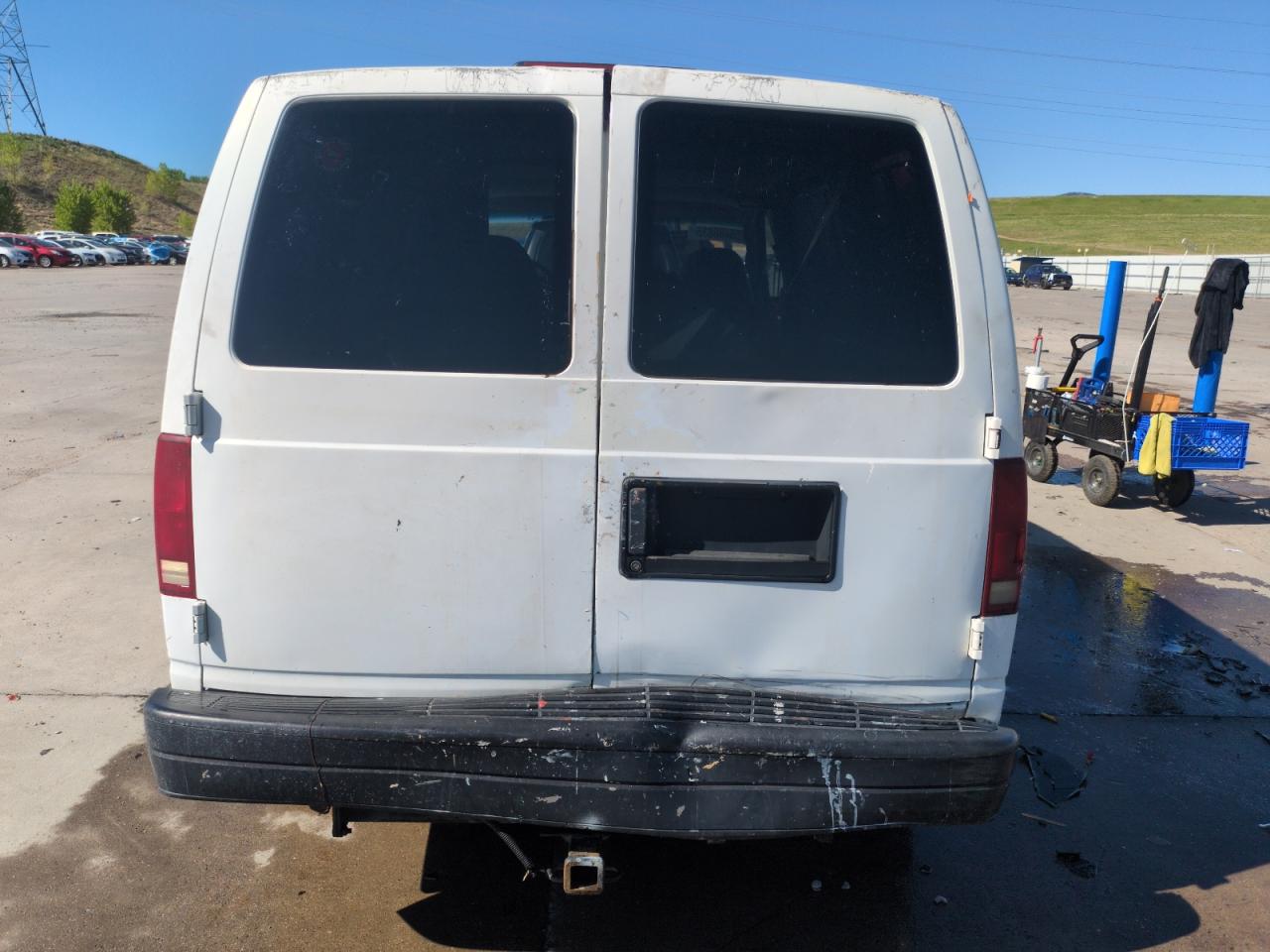 2004 Chevrolet Astro White vin: 1GCDM19X44B132068