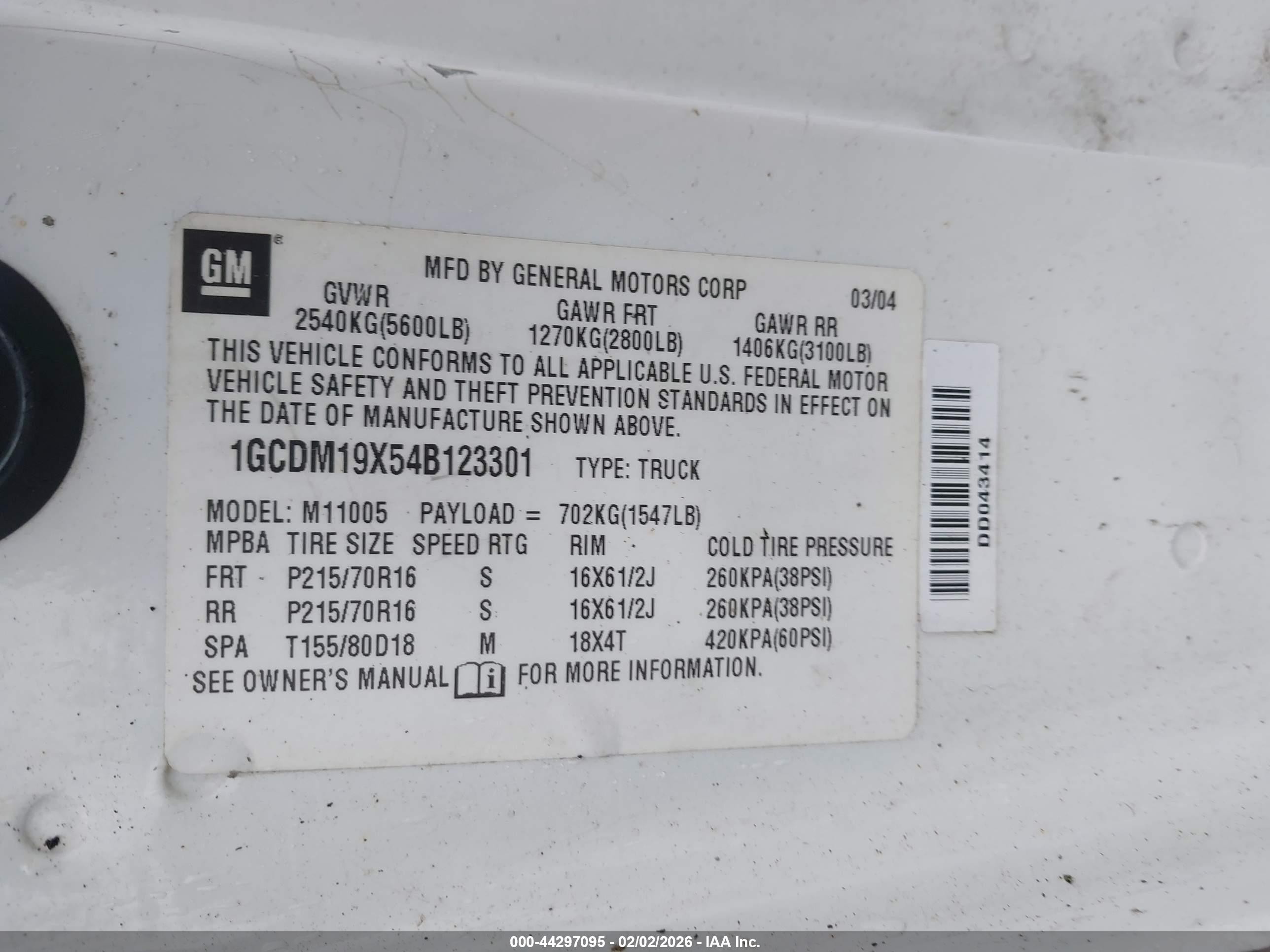 2004 Chevrolet Astro   White vin: 1GCDM19X54B123301