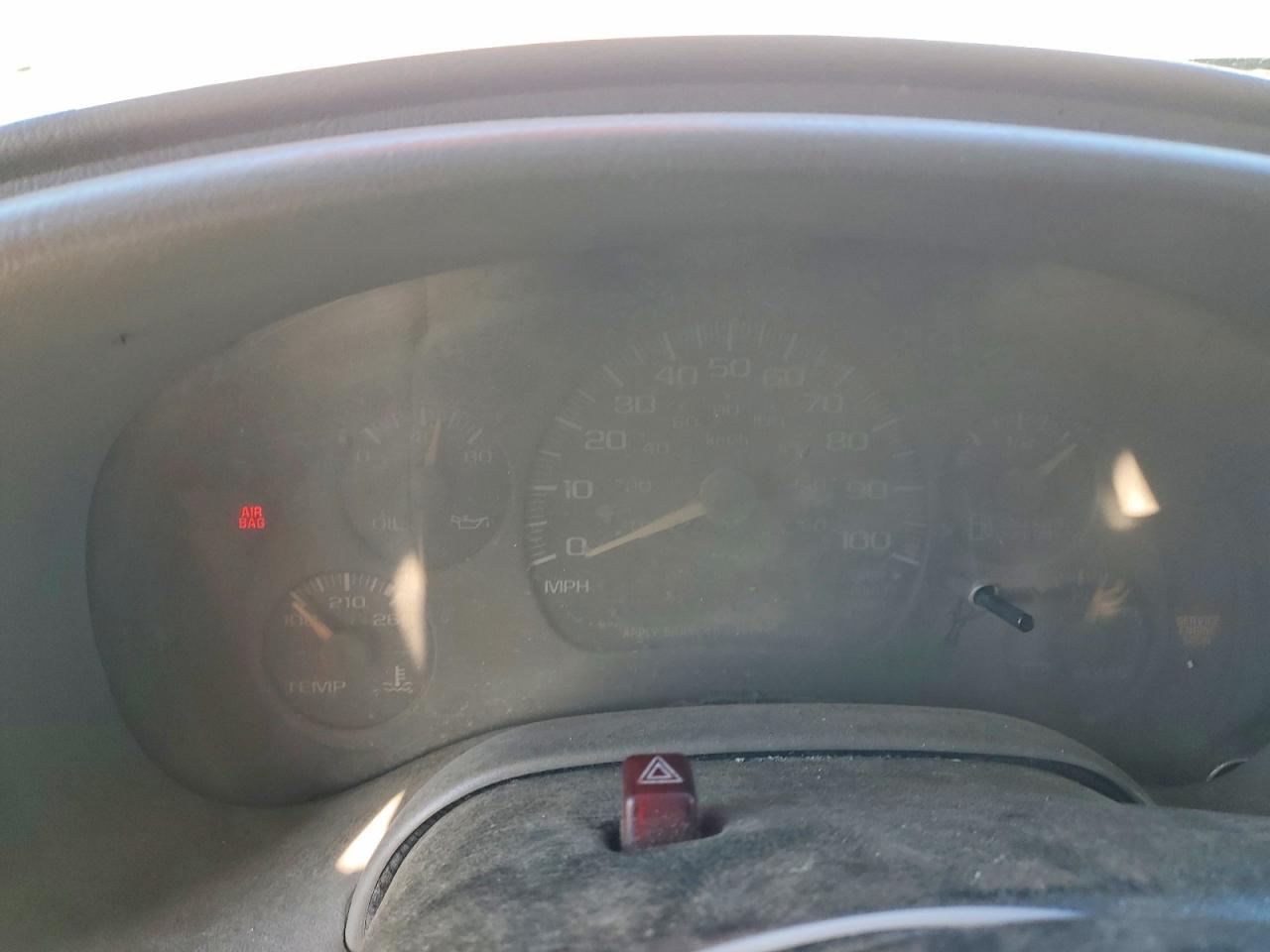 2004 Chev Astro White vin: 1GCDM19X64B118866