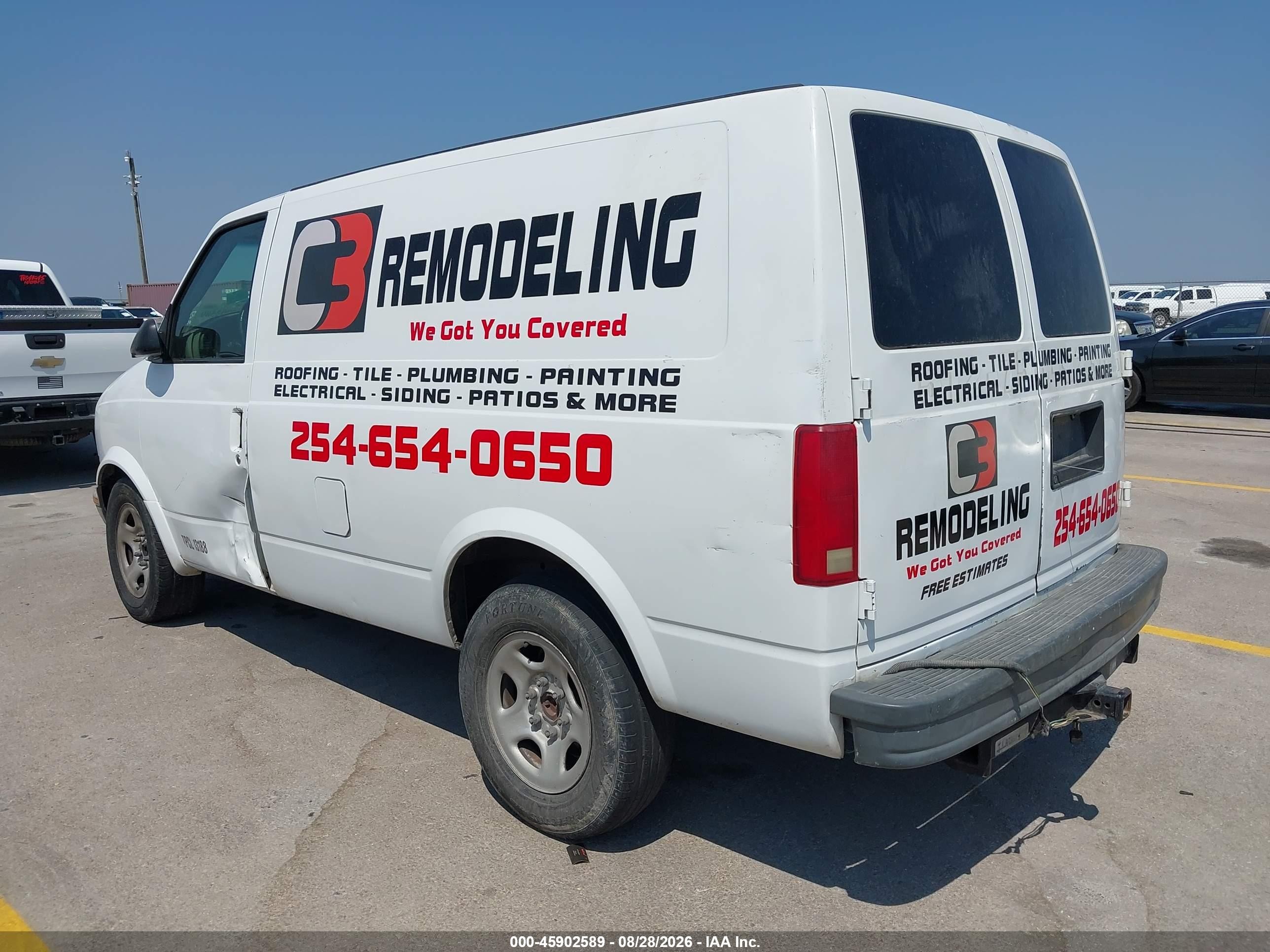 2005 Chevrolet Astro   White vin: 1GCDM19X75B119087
