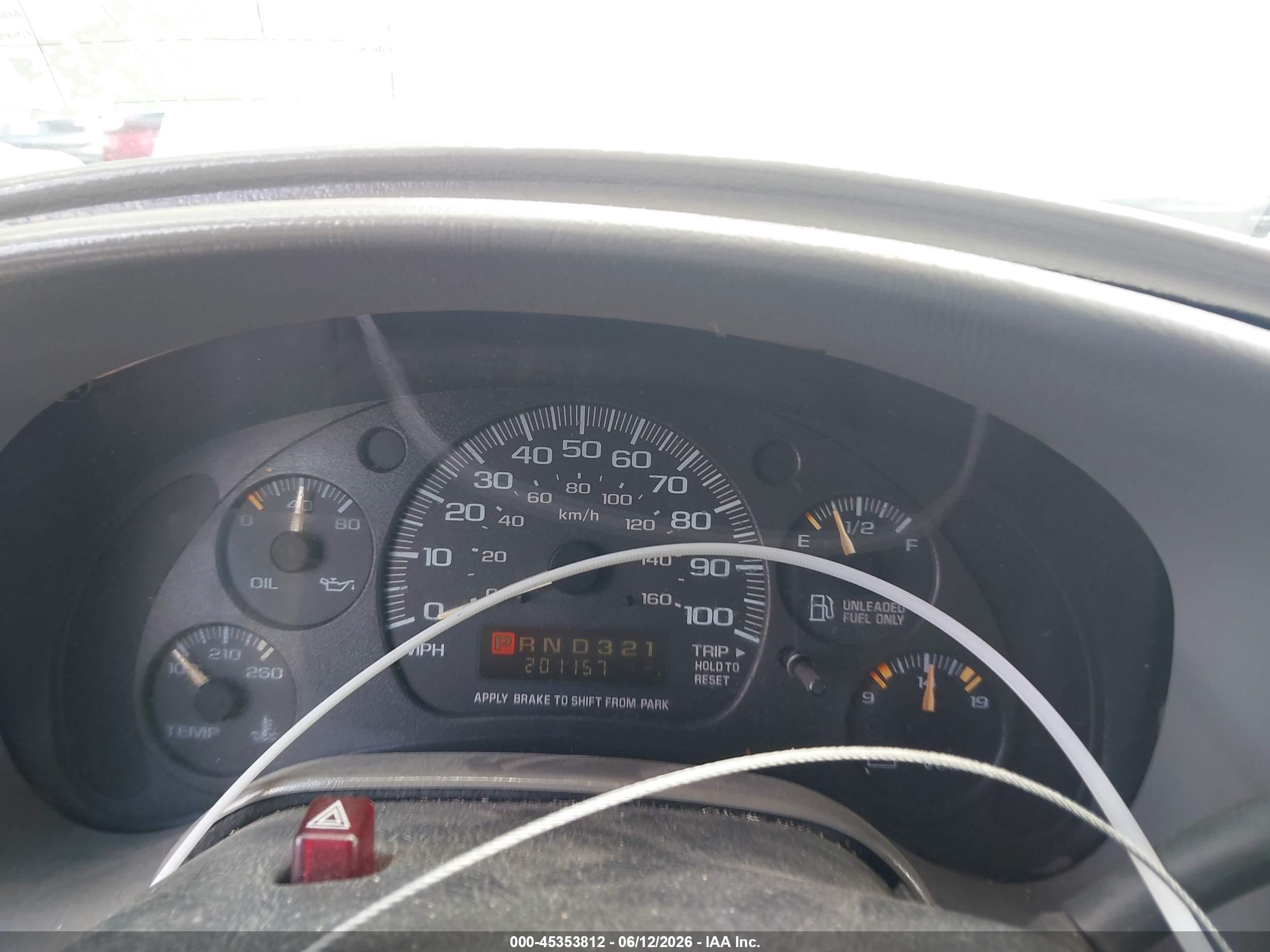 2003 Chevrolet Astro   White vin: 1GCDM19X83B120813