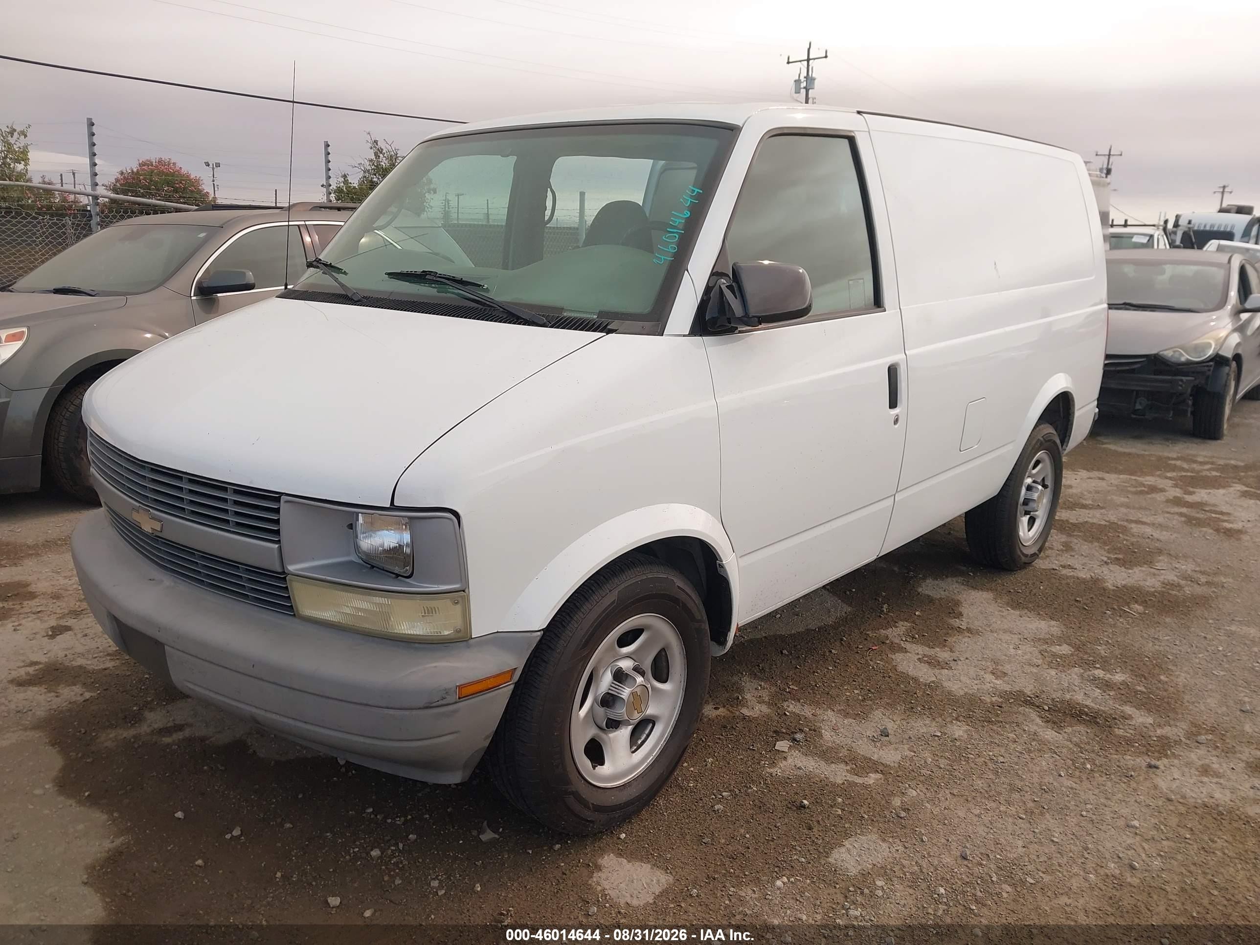 2005 Chevrolet Astro Белый vin: 1GCDM19X85B109071