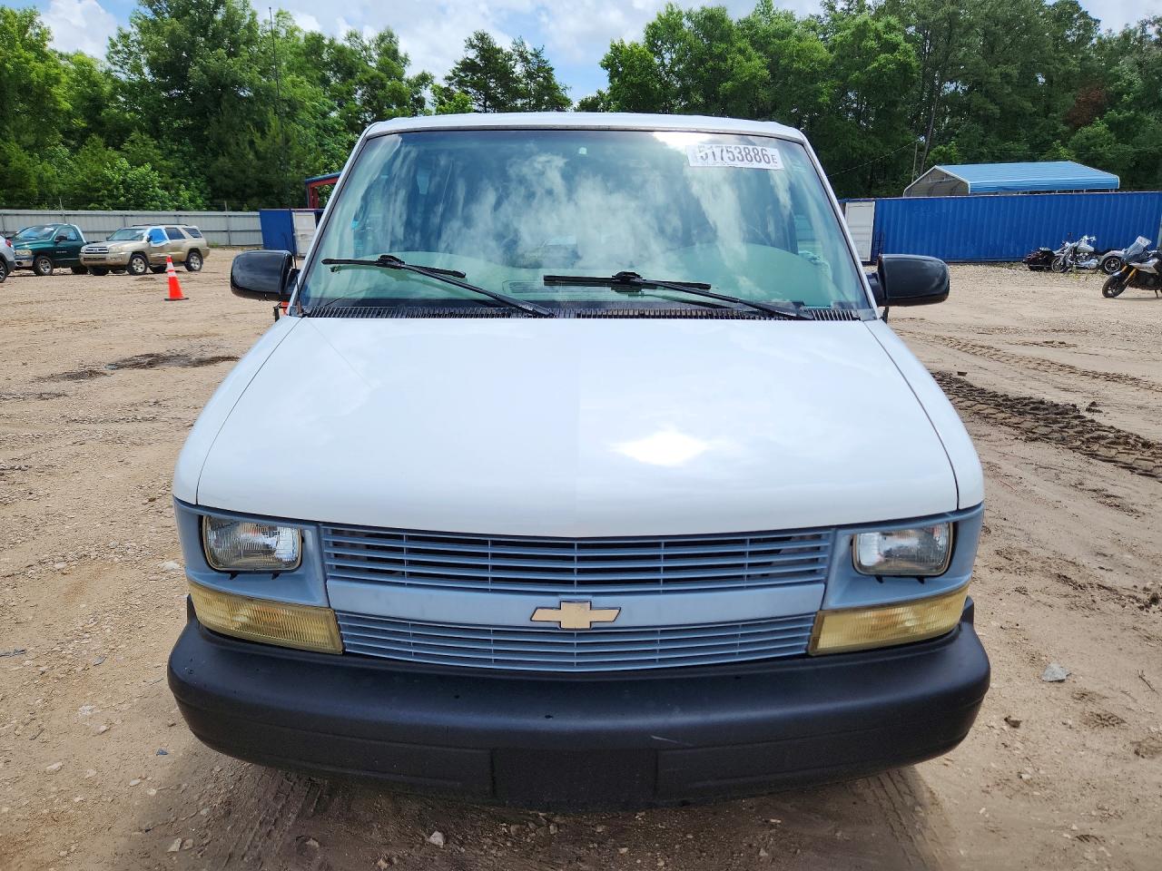 2004 Chevrolet Astro White vin: 1GCDM19X94B105822
