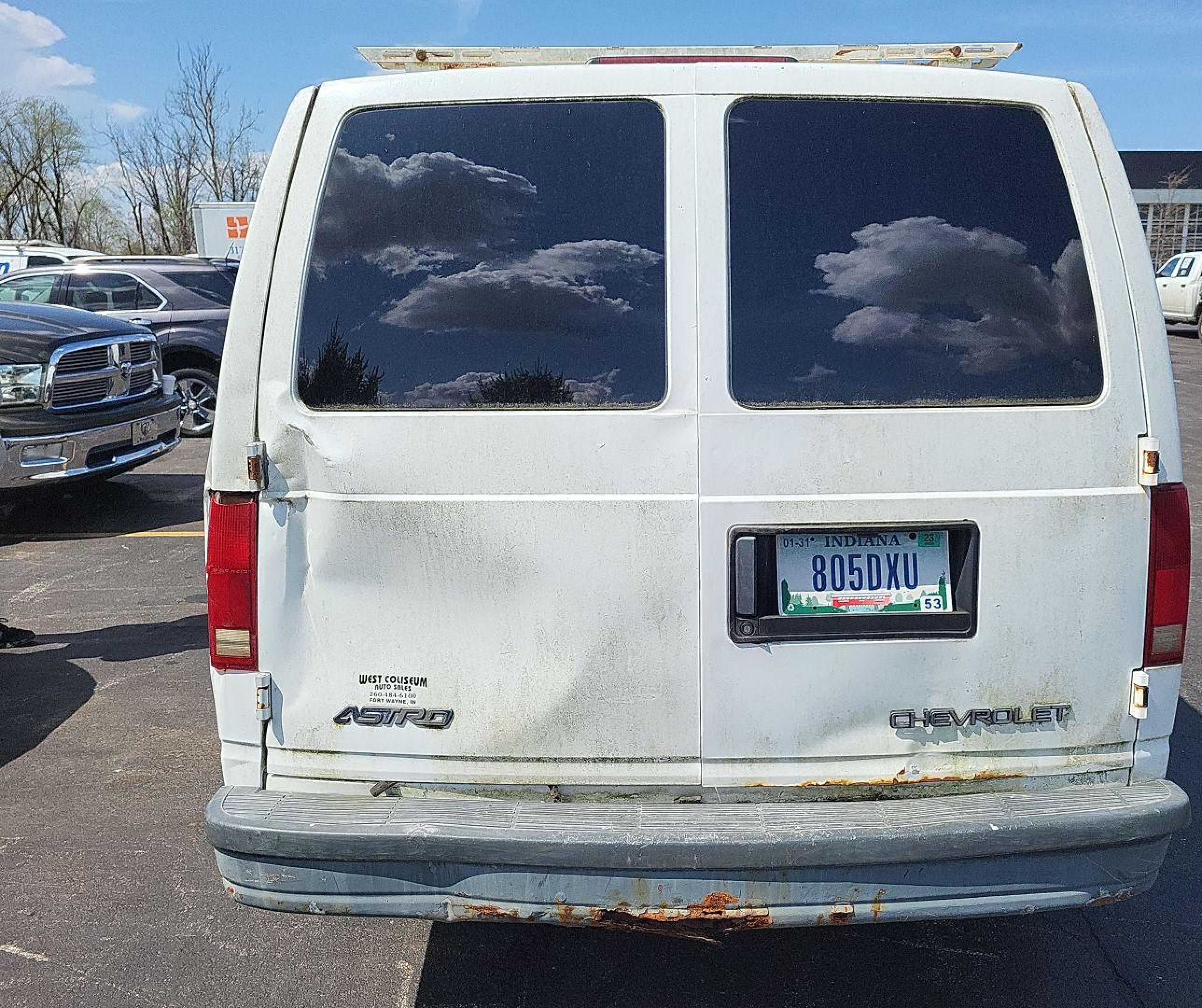 2004 Chevrolet Astro   vin: 1GCDM19X94B114357