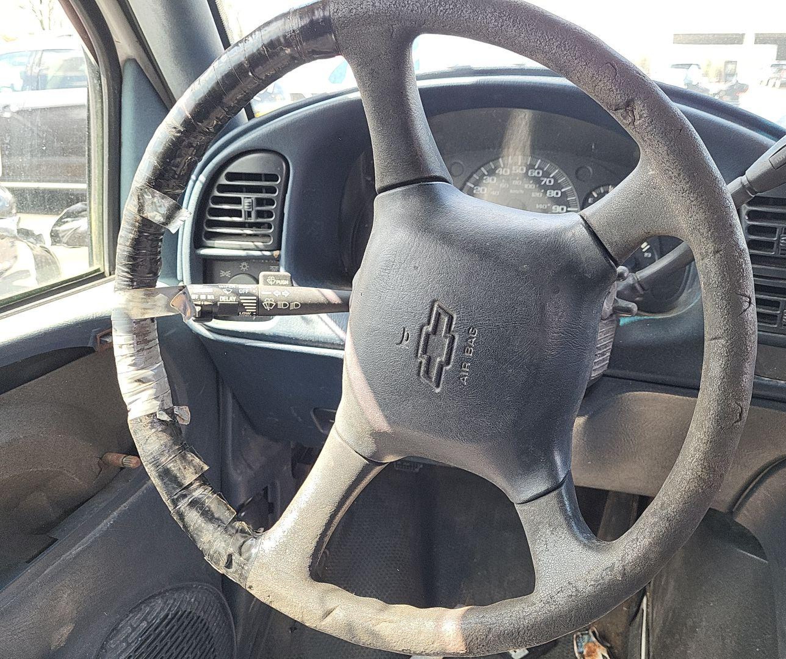 2004 Chevrolet Astro   vin: 1GCDM19X94B114357