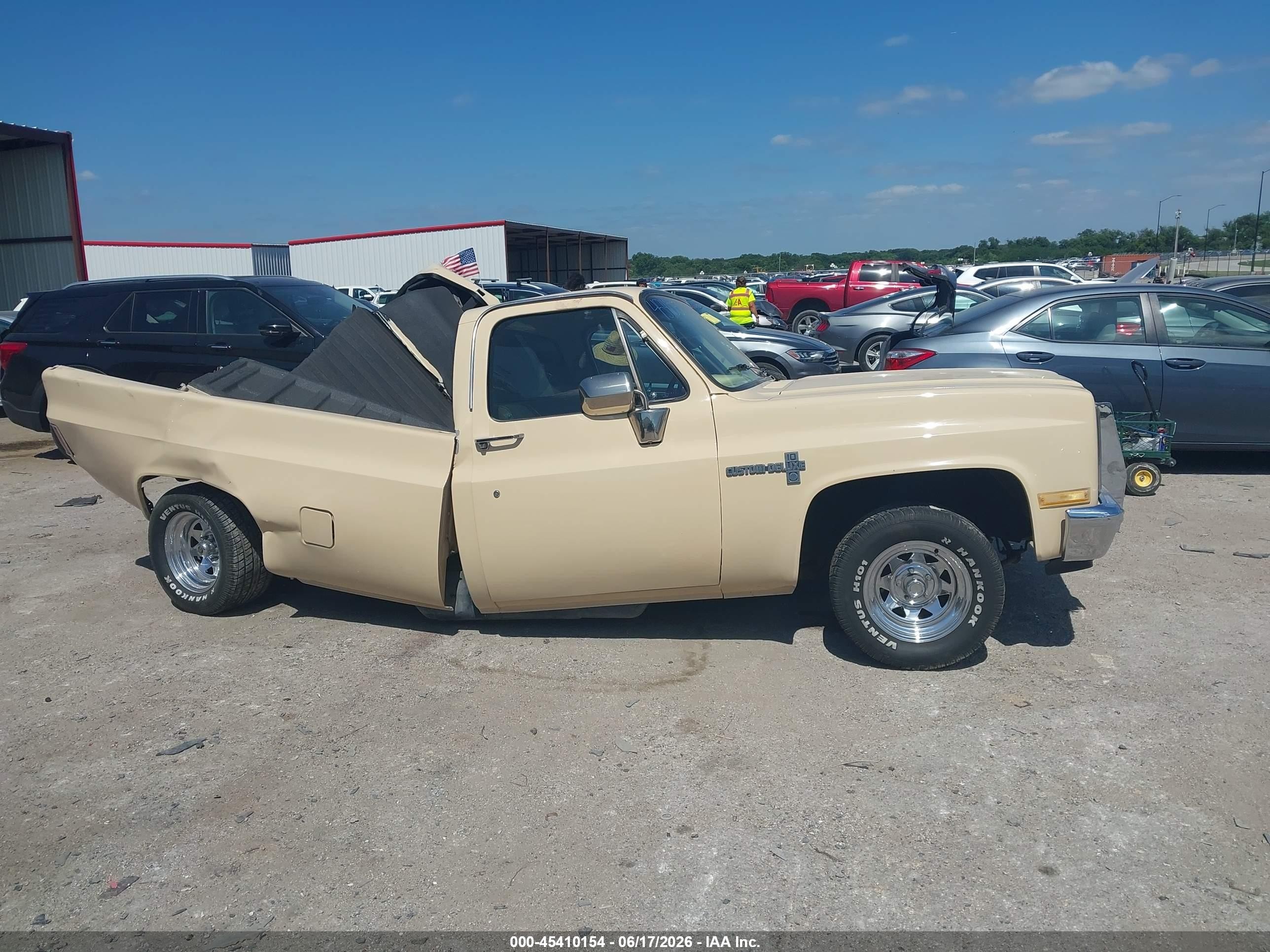 1987 Chevrolet R10   Tan vin: 1GCDR14H8HS118858