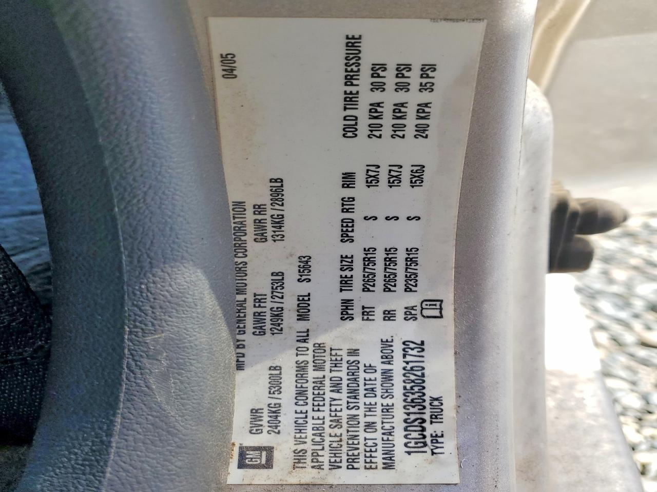 2005 Chevrolet Colorado Silver vin: 1GCDS136358261732