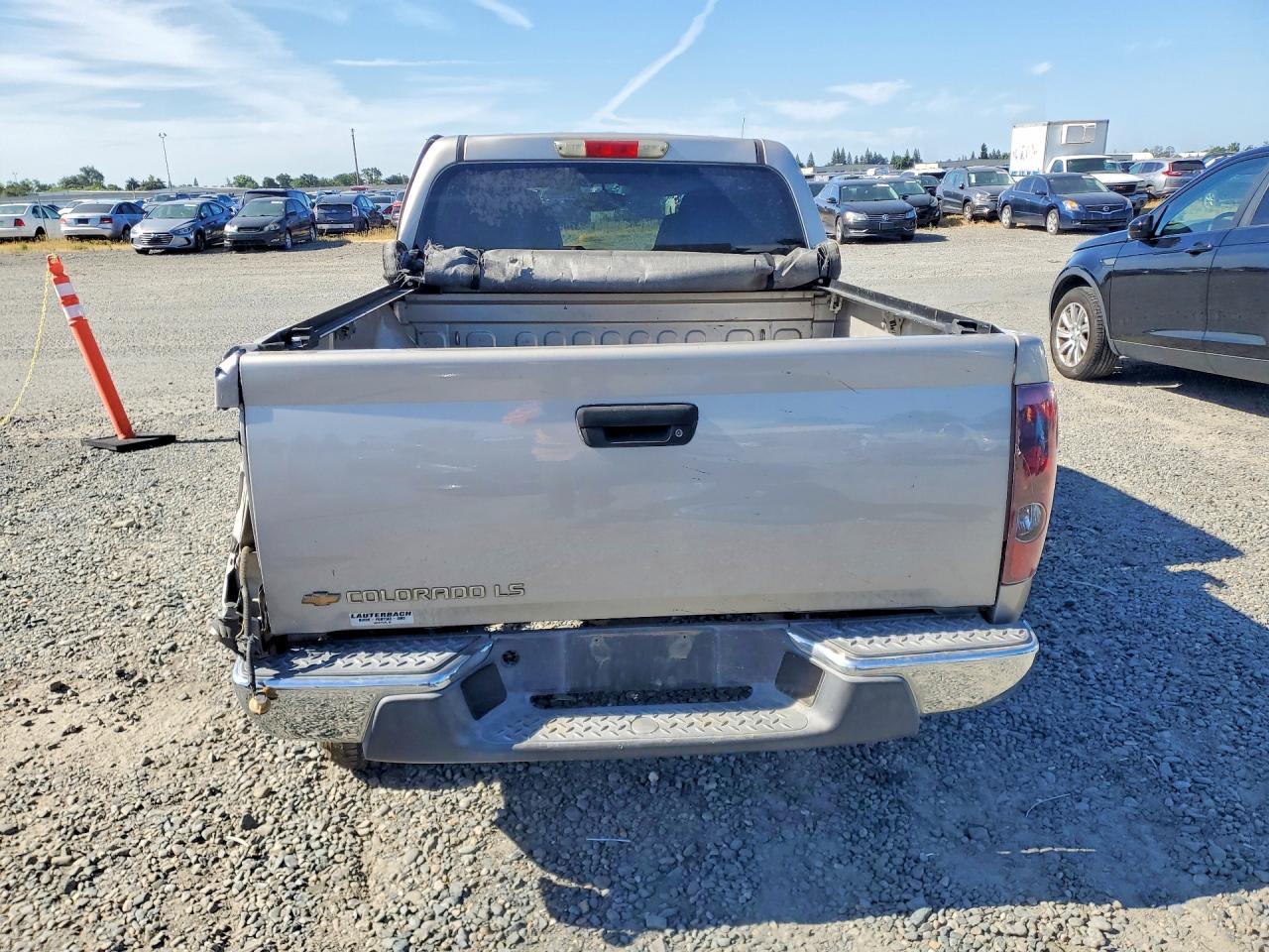 2005 Chevrolet Colorado Silver vin: 1GCDS136358261732